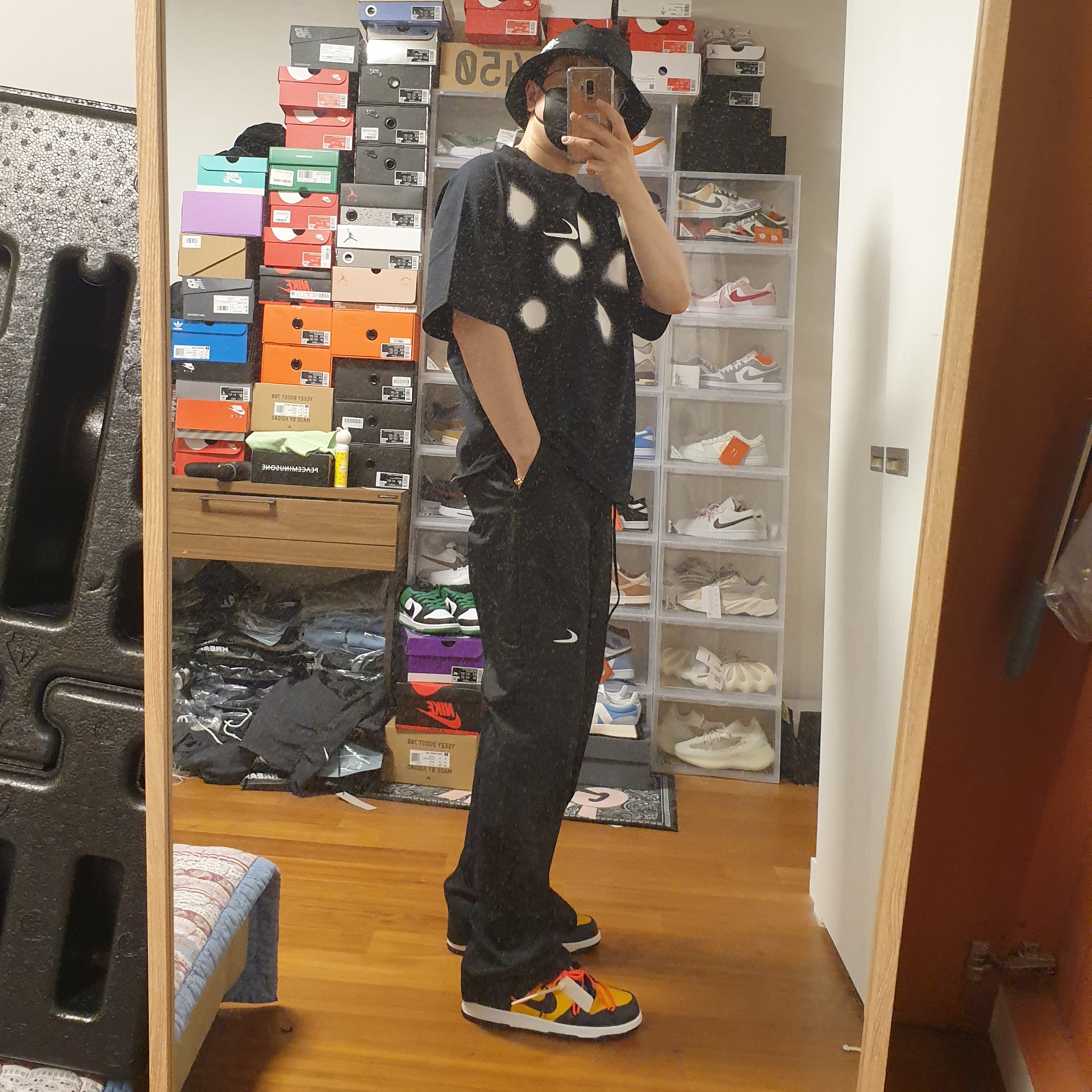 Nike x Off-White NRG Short Sleeve T-Shirt Black, Nike x Off-White NRG Pants Black 착용 스타일 - 2