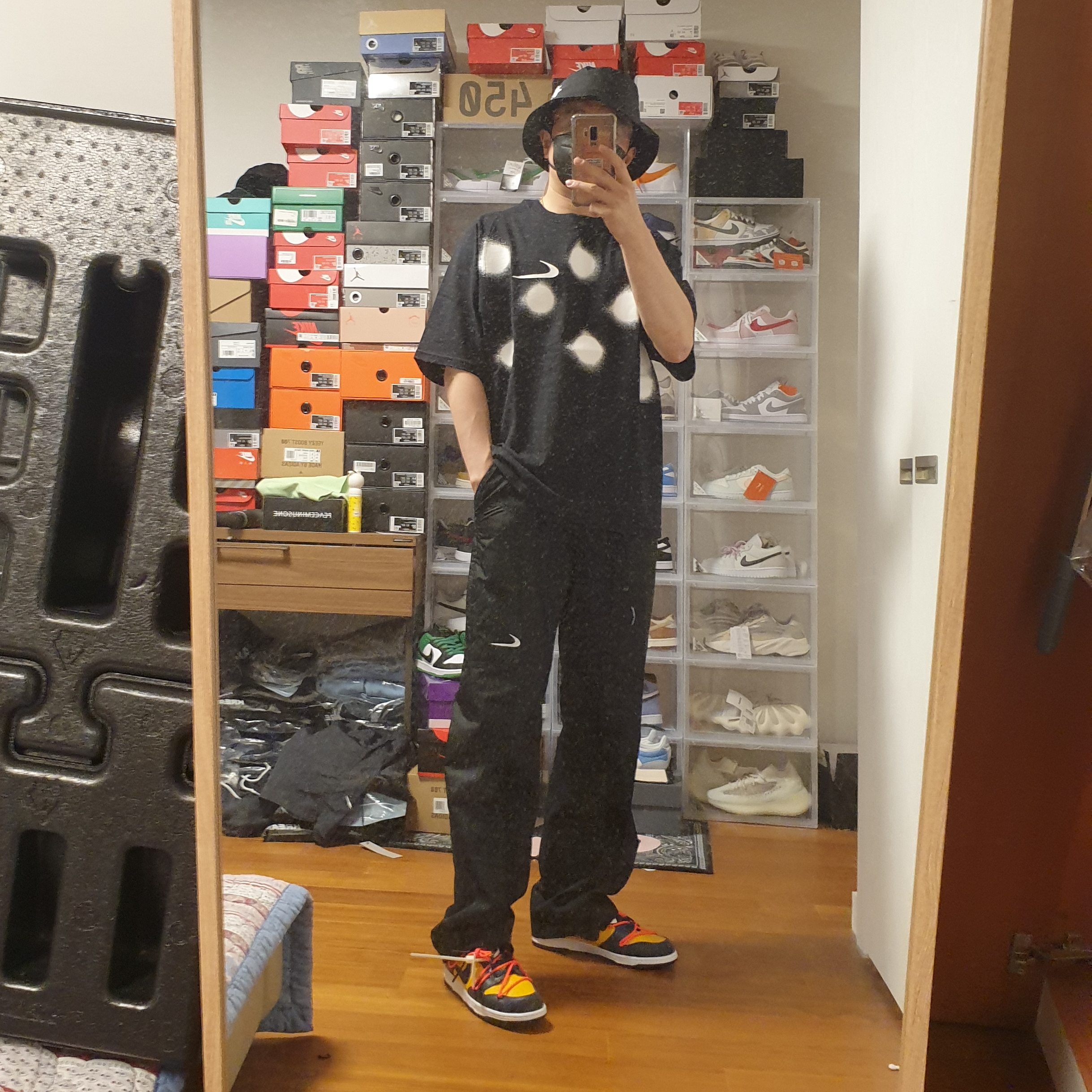 Nike x Off-White NRG Short Sleeve T-Shirt Black, Nike x Off-White NRG Pants Black 착용 스타일 - 1