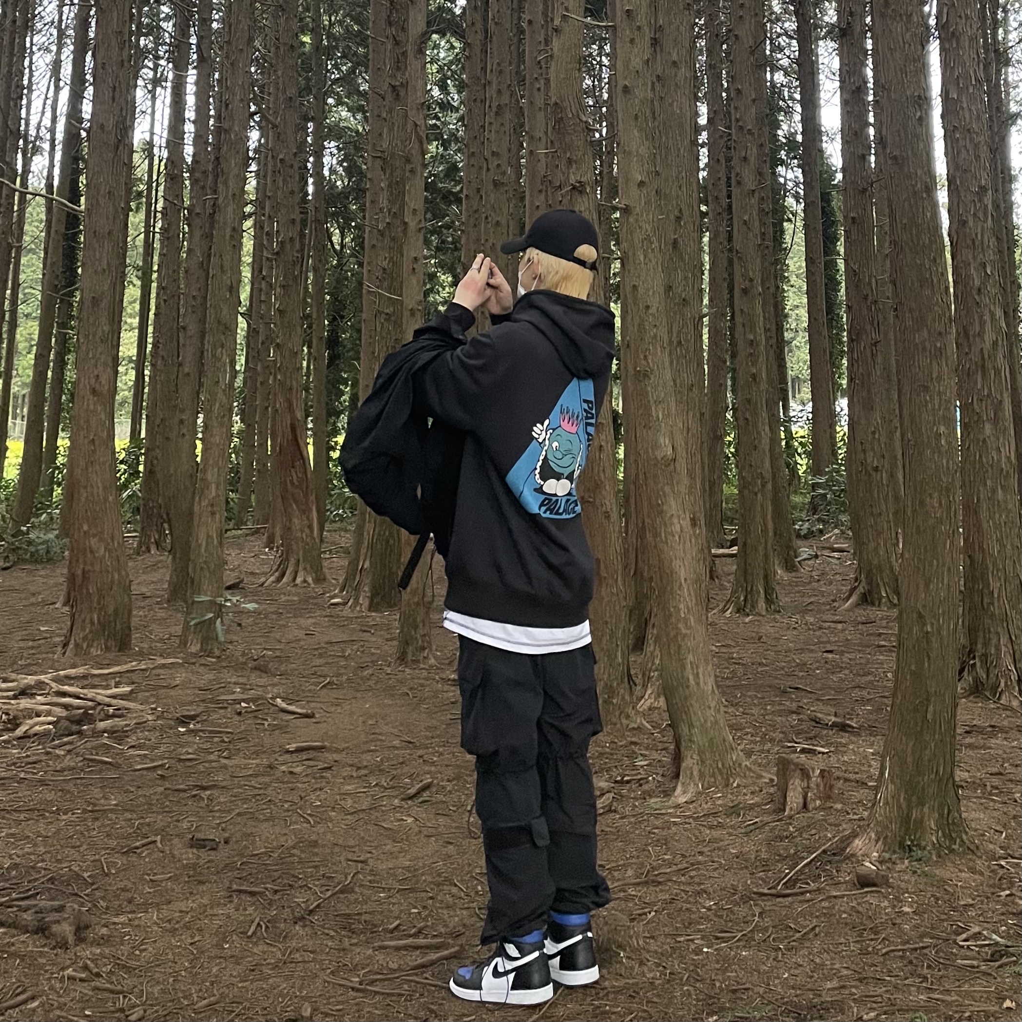 Jordan 1 Retro High OG Royal Toe, Palace Tri-Smiler Hood Black - 20SS 착용 스타일