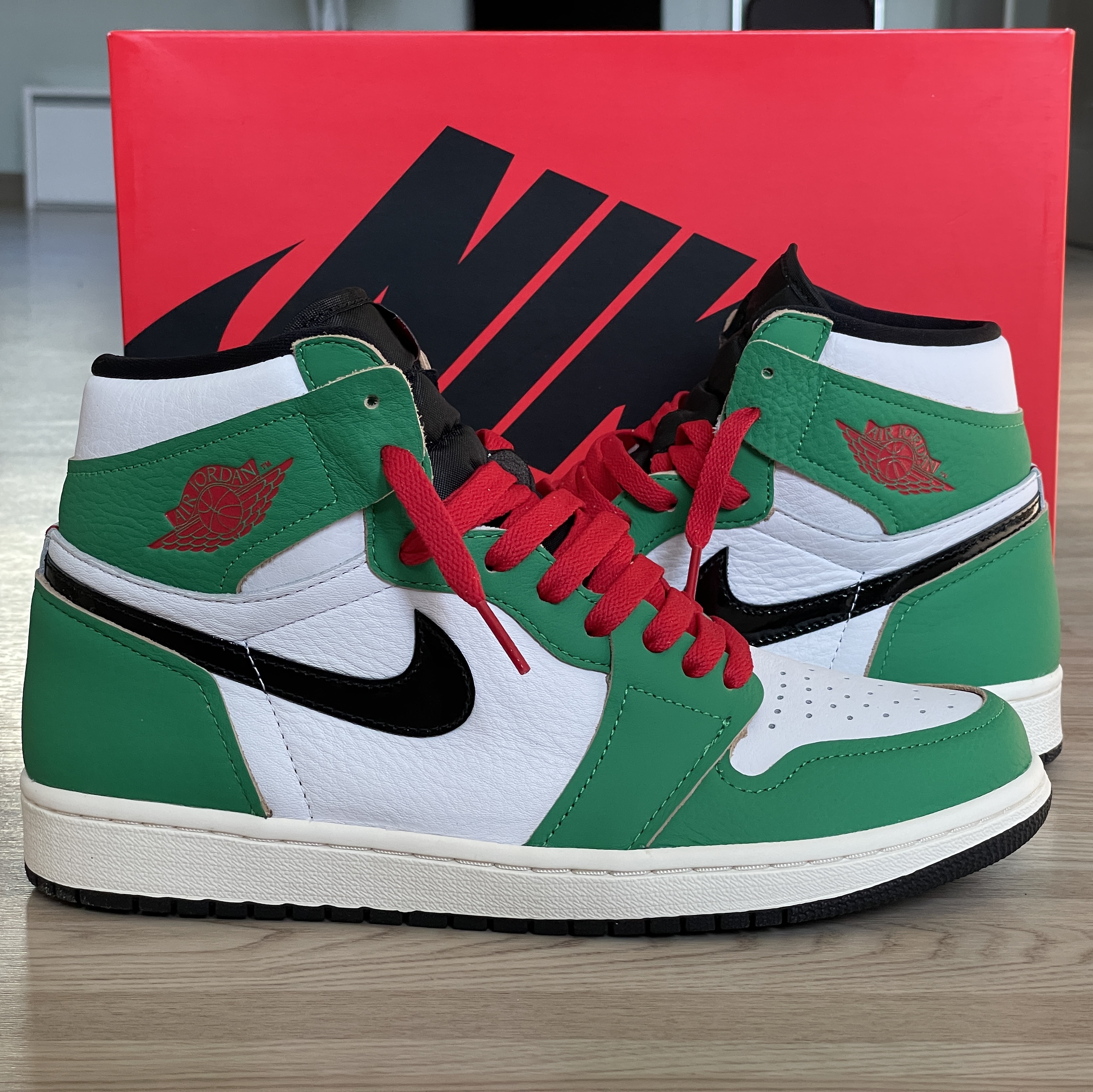 (W) Jordan 1 Retro High OG Lucky Green 착용 스타일 - 2