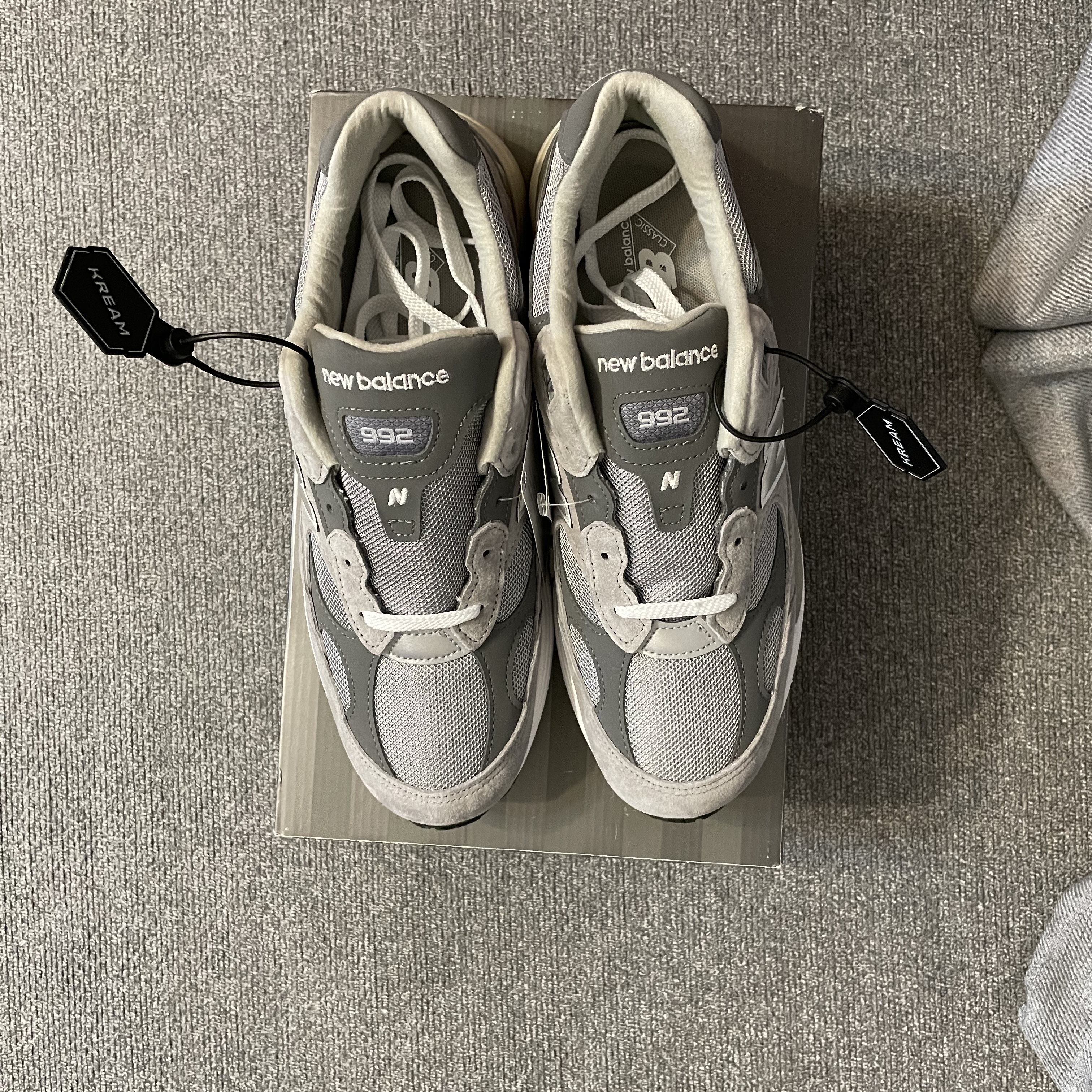 New Balance 992 Made in USA Grey - D Standard 착용 스타일 - 2