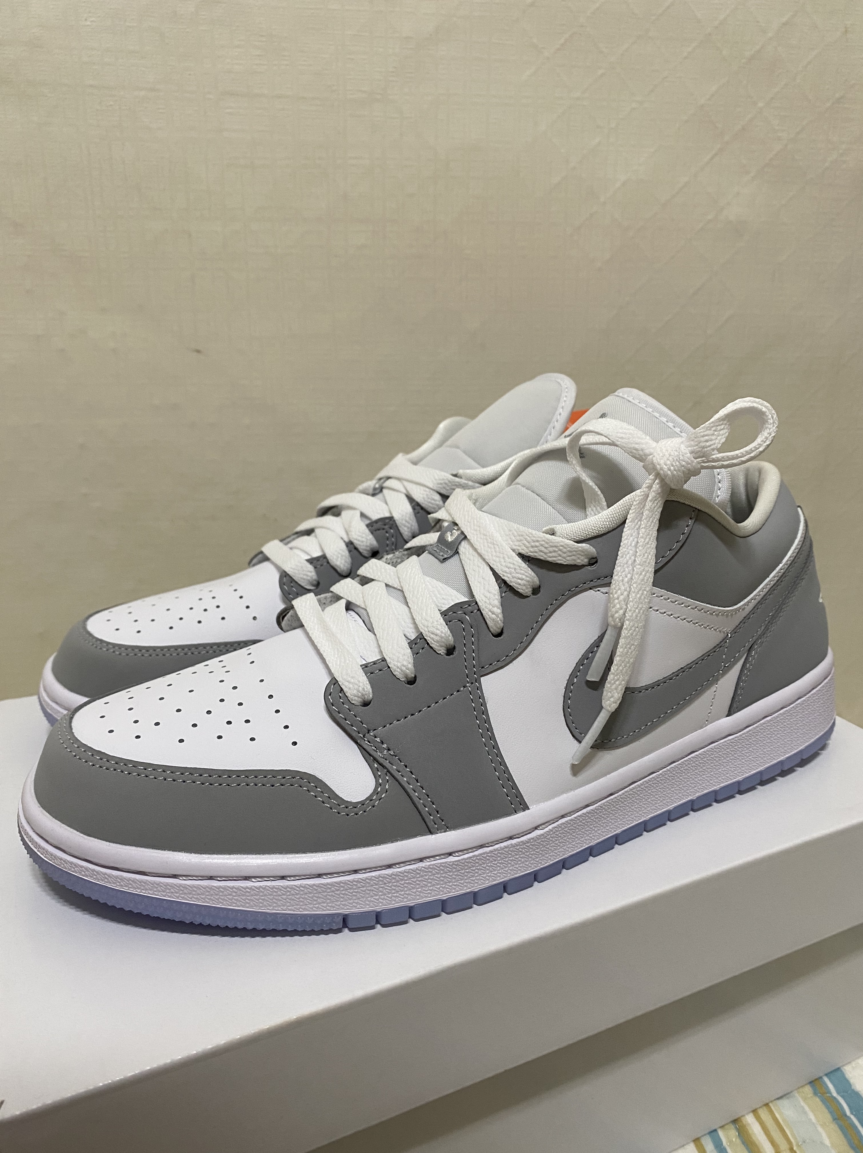 (W) Jordan 1 Low White Wolf Grey 착용 스타일 - 2
