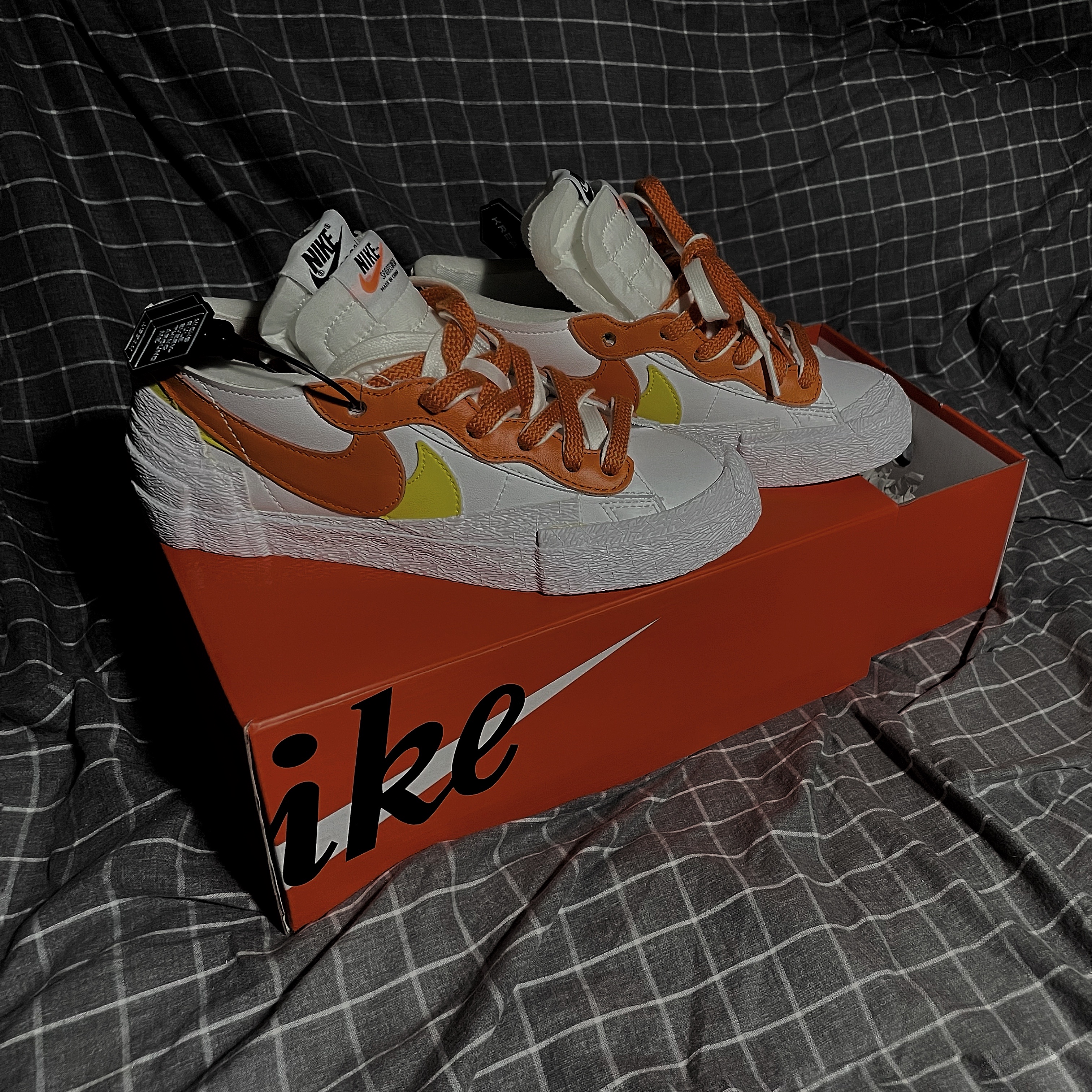 Nike x Sacai Blazer Low Magma Orange 착용 스타일 - 3