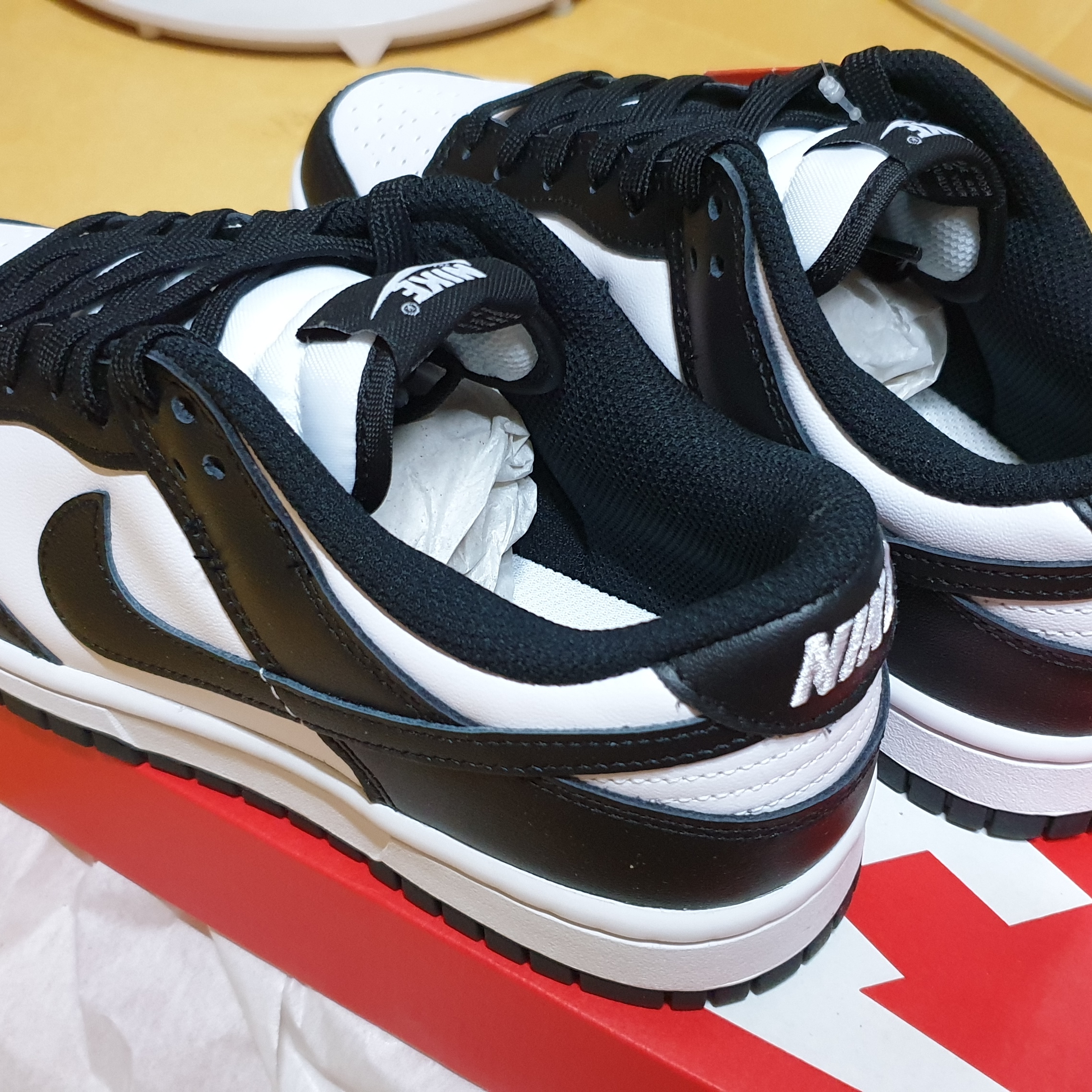 (W) Nike Dunk Low Black 착용 스타일 - 4
