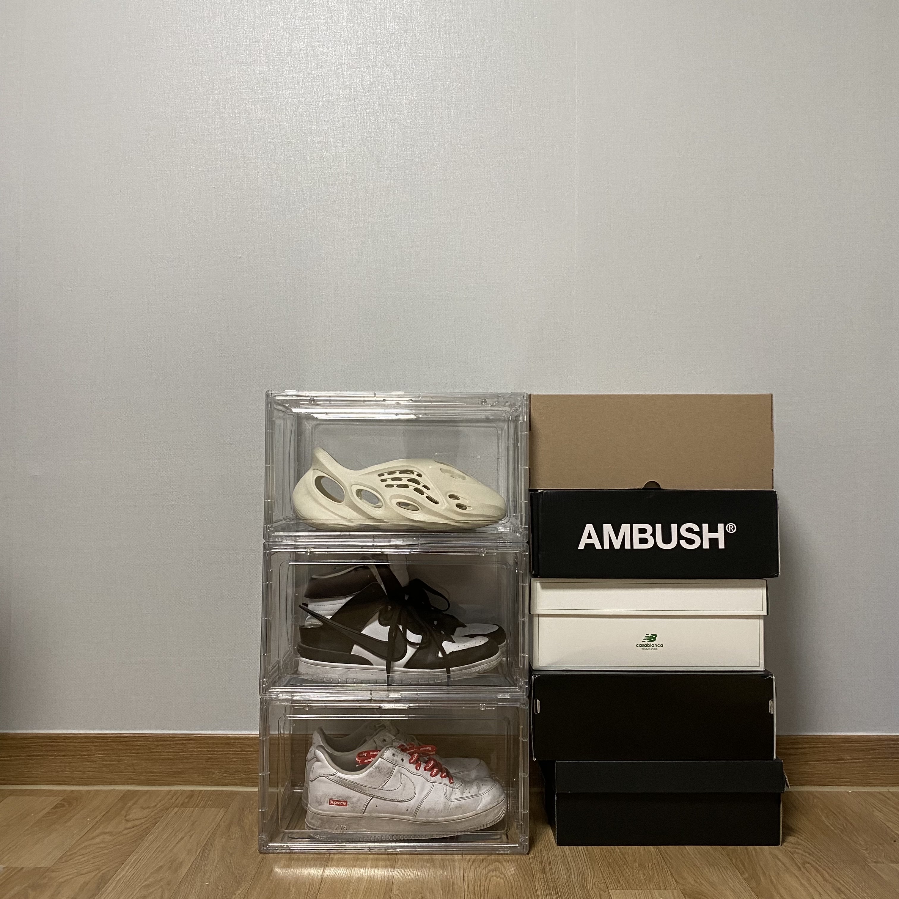 Adidas Yeezy Foam RNNR Sand, Nike x Ambush Dunk High Black 착용 스타일