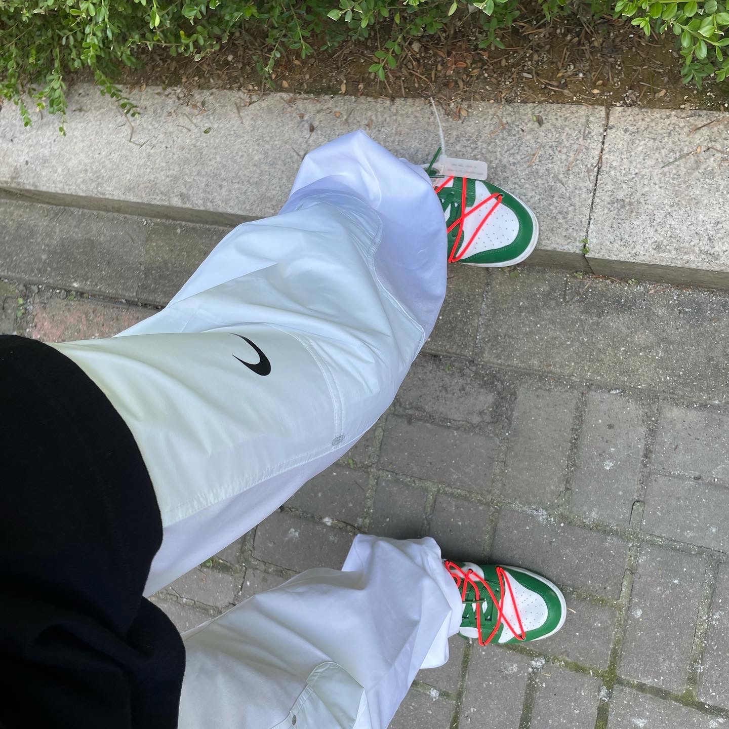 Nike x Off-White NRG Pants White, Nike x Off-White Dunk Low Pine Green 착용 스타일 - 2