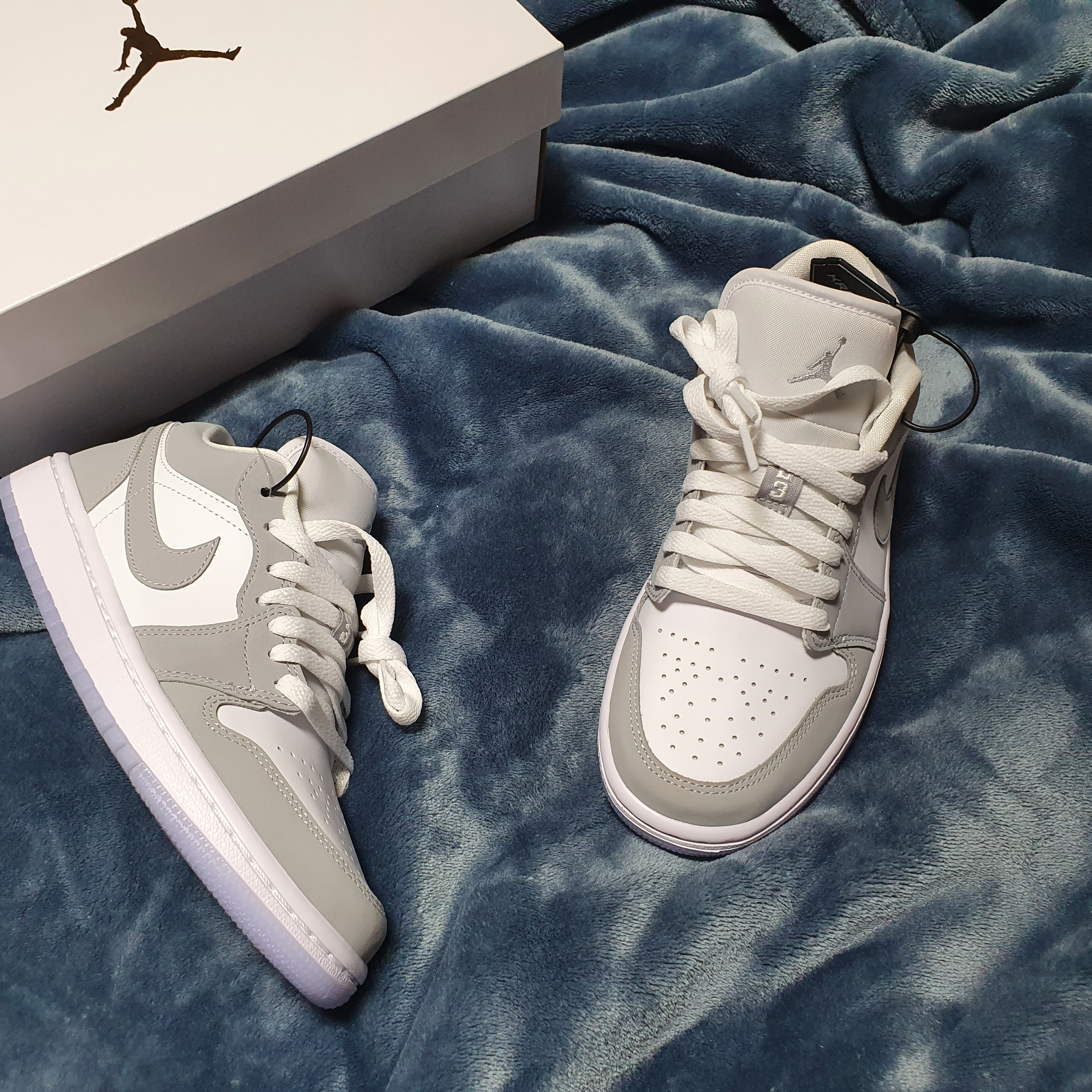 (W) Jordan 1 Low White Wolf Grey 착용 스타일