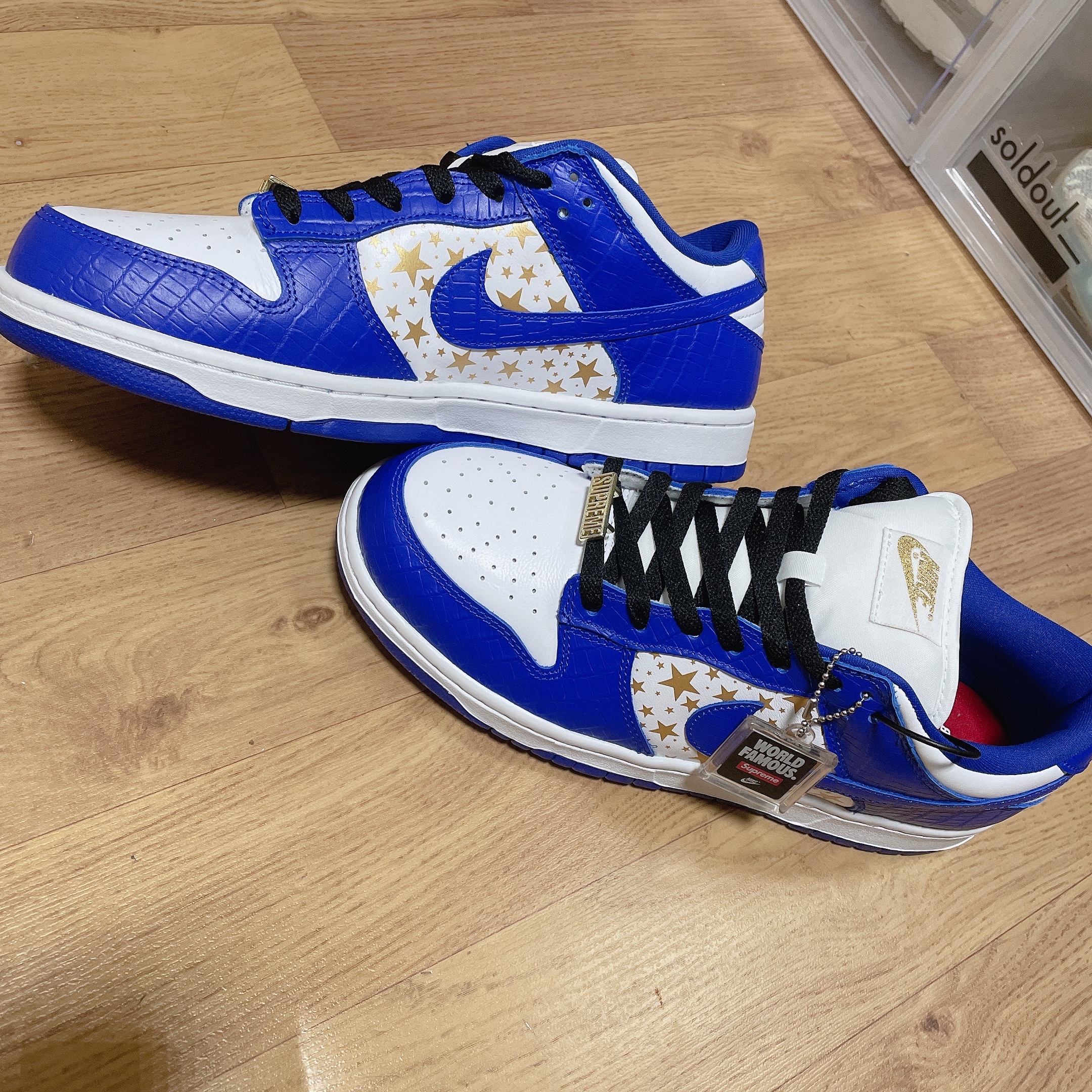 Nike x Supreme SB Dunk Low Hyper Blue 착용 스타일 - 1