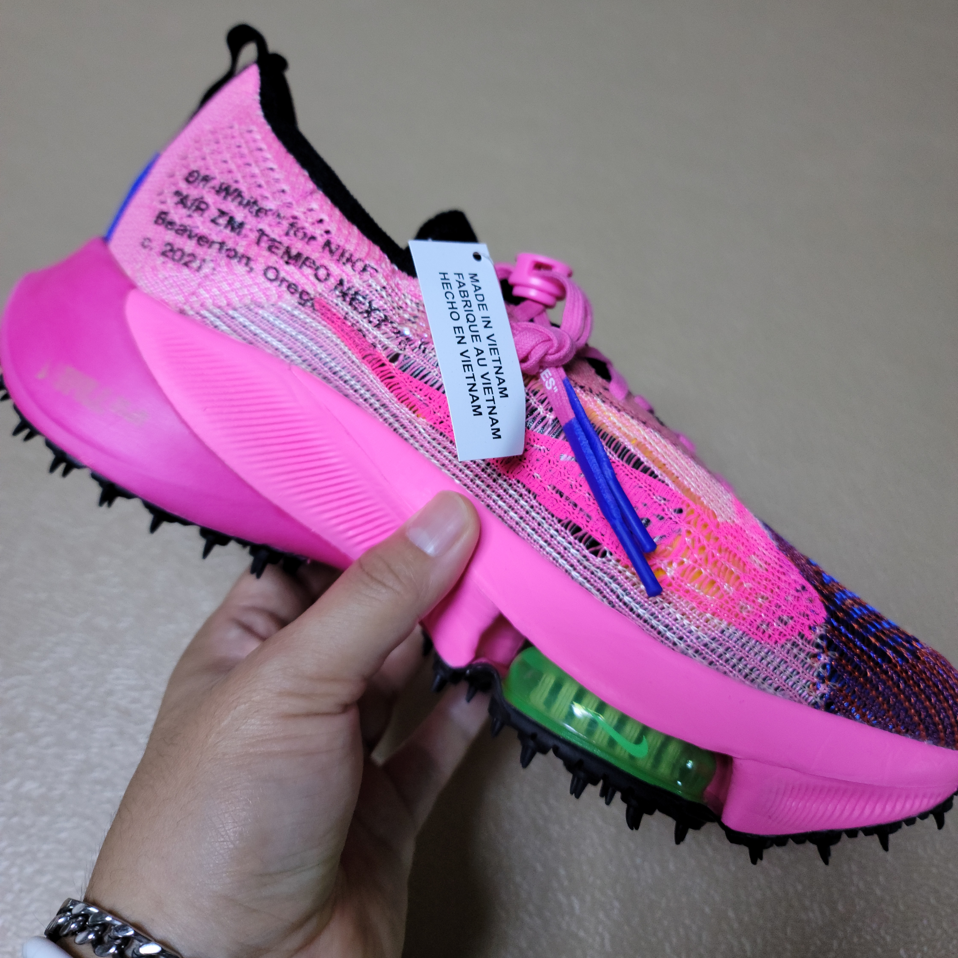 Nike x Off-White Air Zoom Tempo Next% Pink Glow 착용 스타일