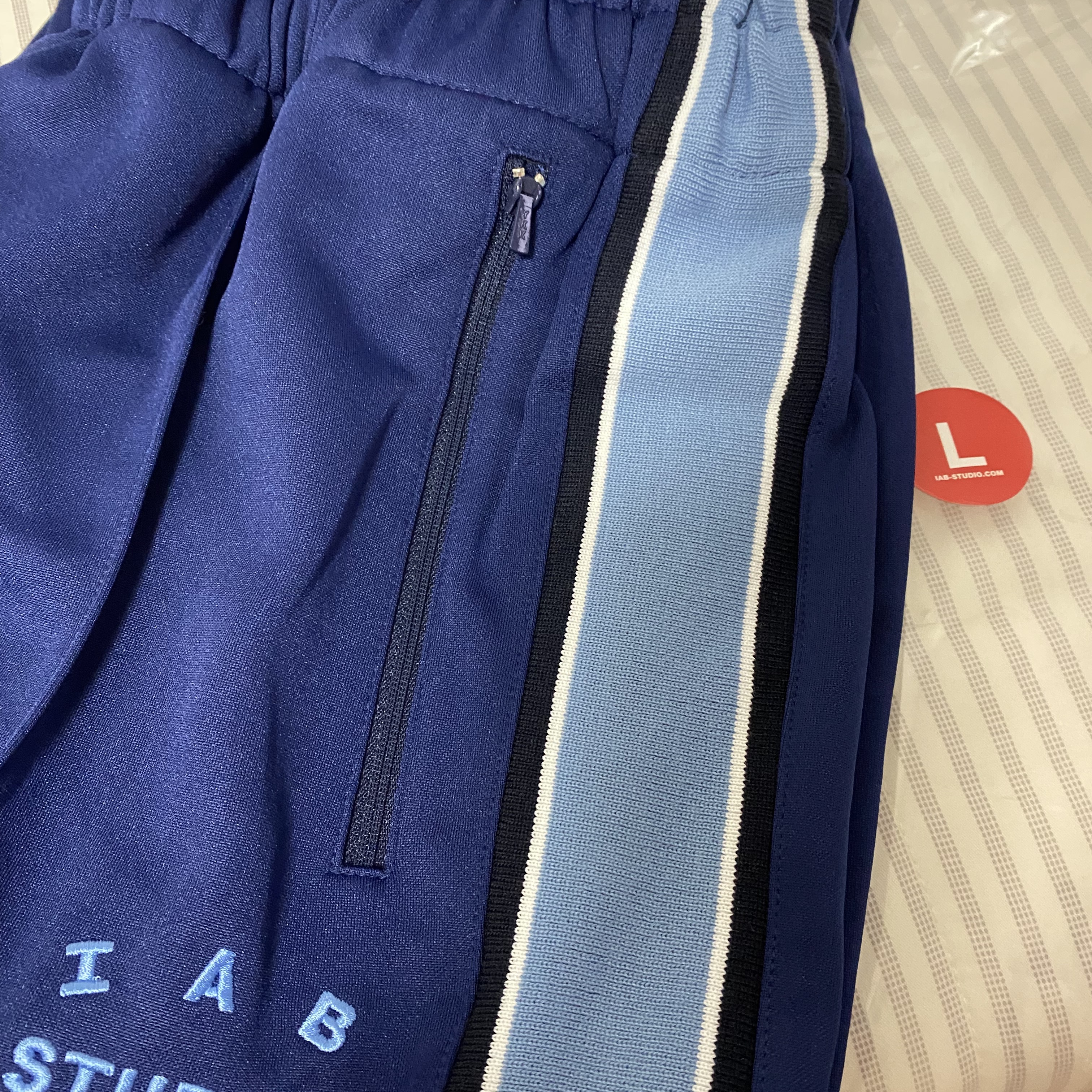 IAB Studio Track Pants Navy - 21SS 착용 스타일