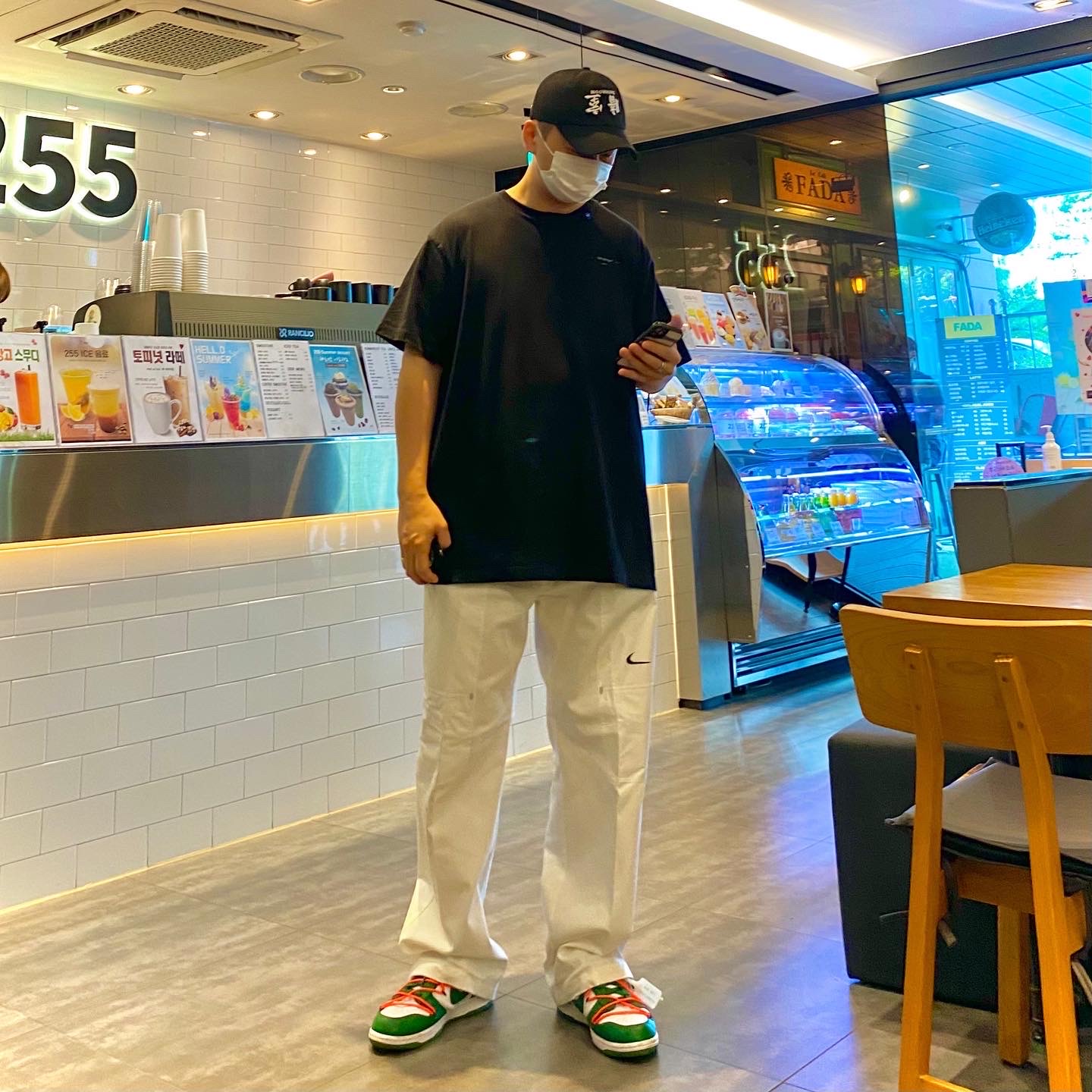Nike x Off-White NRG Pants White, Nike x Off-White Dunk Low Pine Green 착용 스타일 - 1