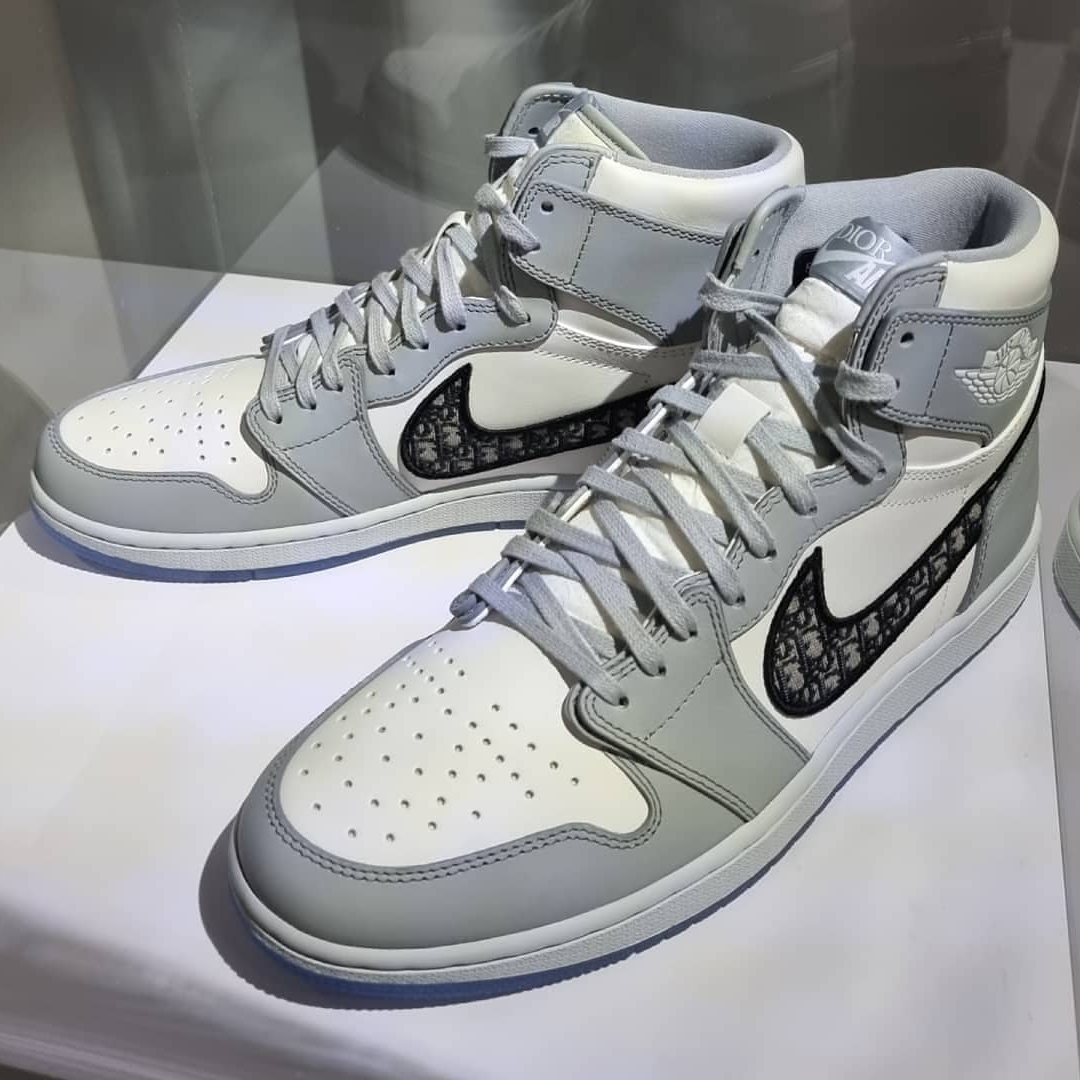 Jordan 1 x Dior High OG 착용 스타일