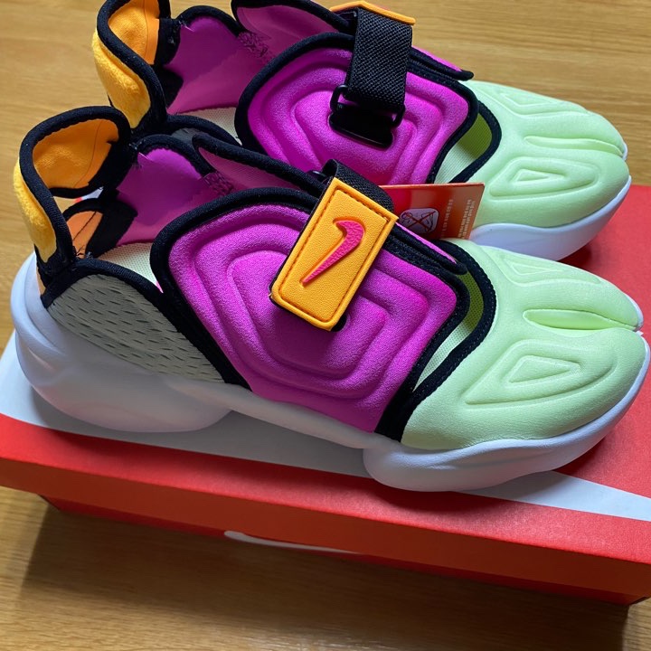 (W) Nike Aqua Rift Volt Fuchsia 착용 스타일 - 1