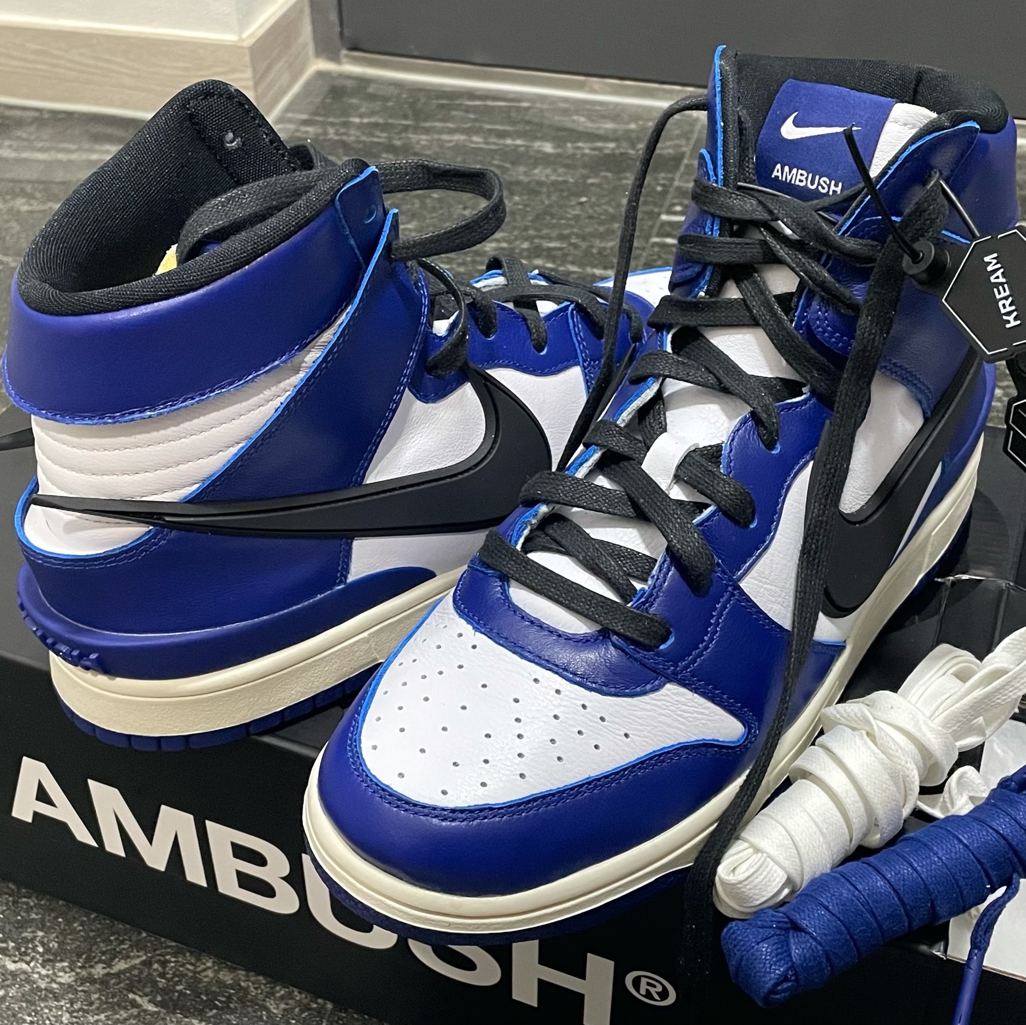 Nike x Ambush Dunk High Deep Royal Blue, Nike Moon Racer Sail Solar Blue 착용 스타일 - 1
