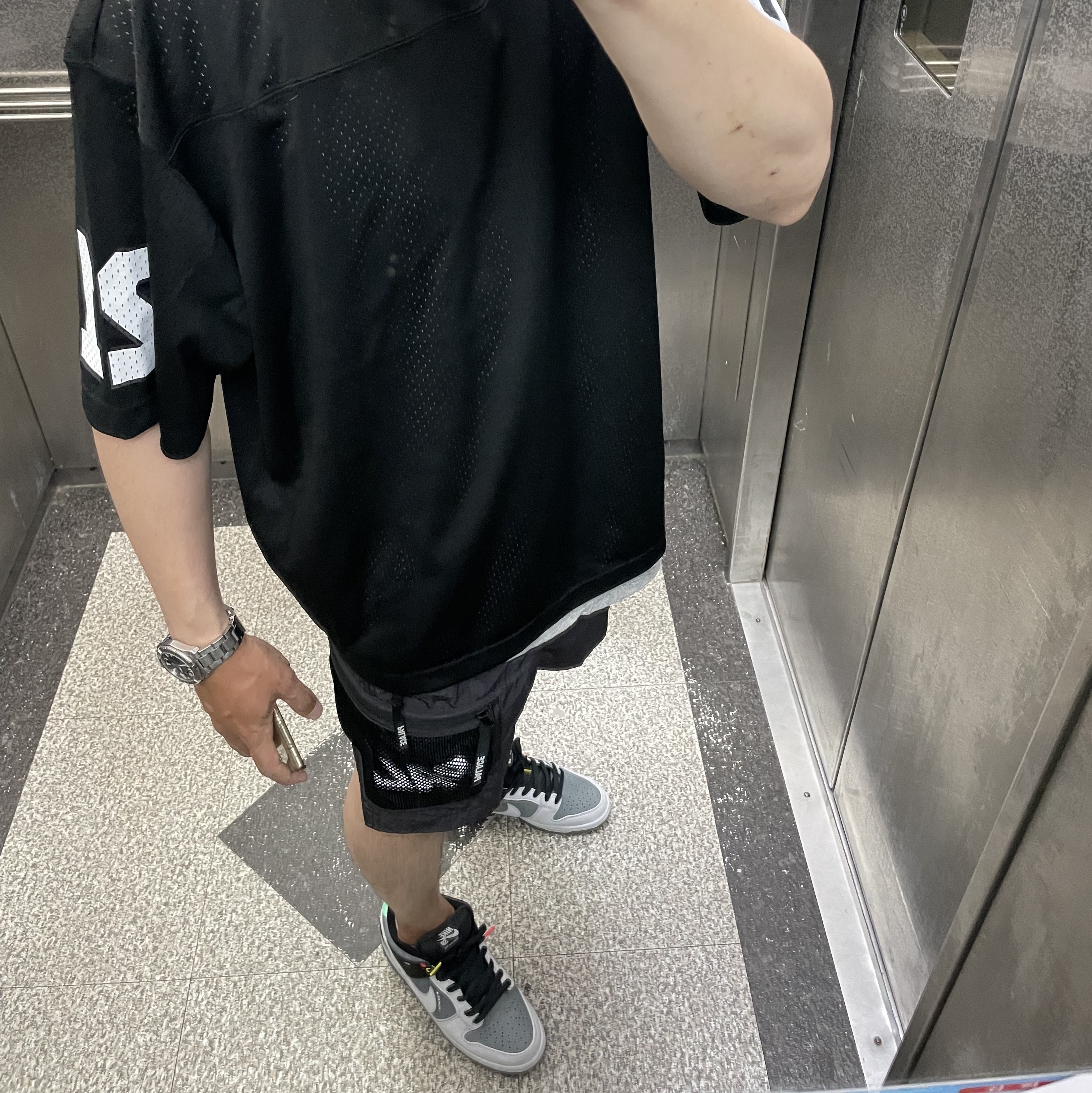 Stussy Mesh Football Jersey Black, Palace Mesh Pocket Shell Shorts Black - 21SS 착용 스타일