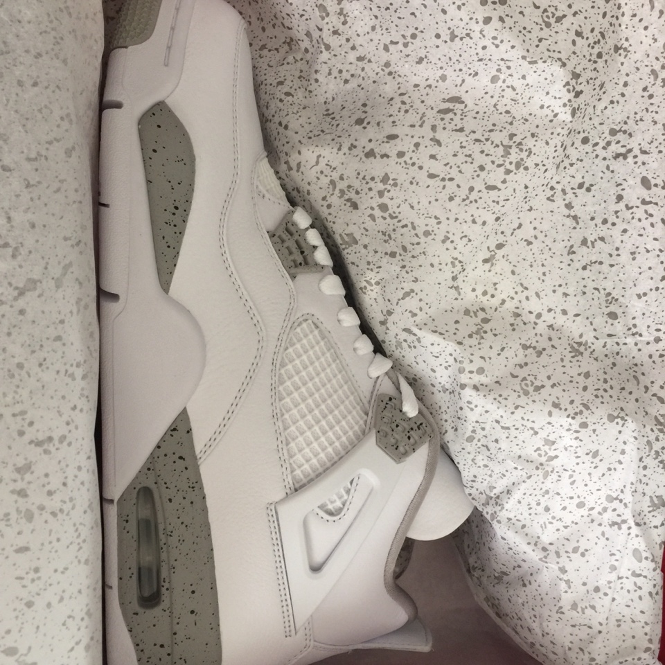 Jordan 4 Retro Tech White 착용 스타일