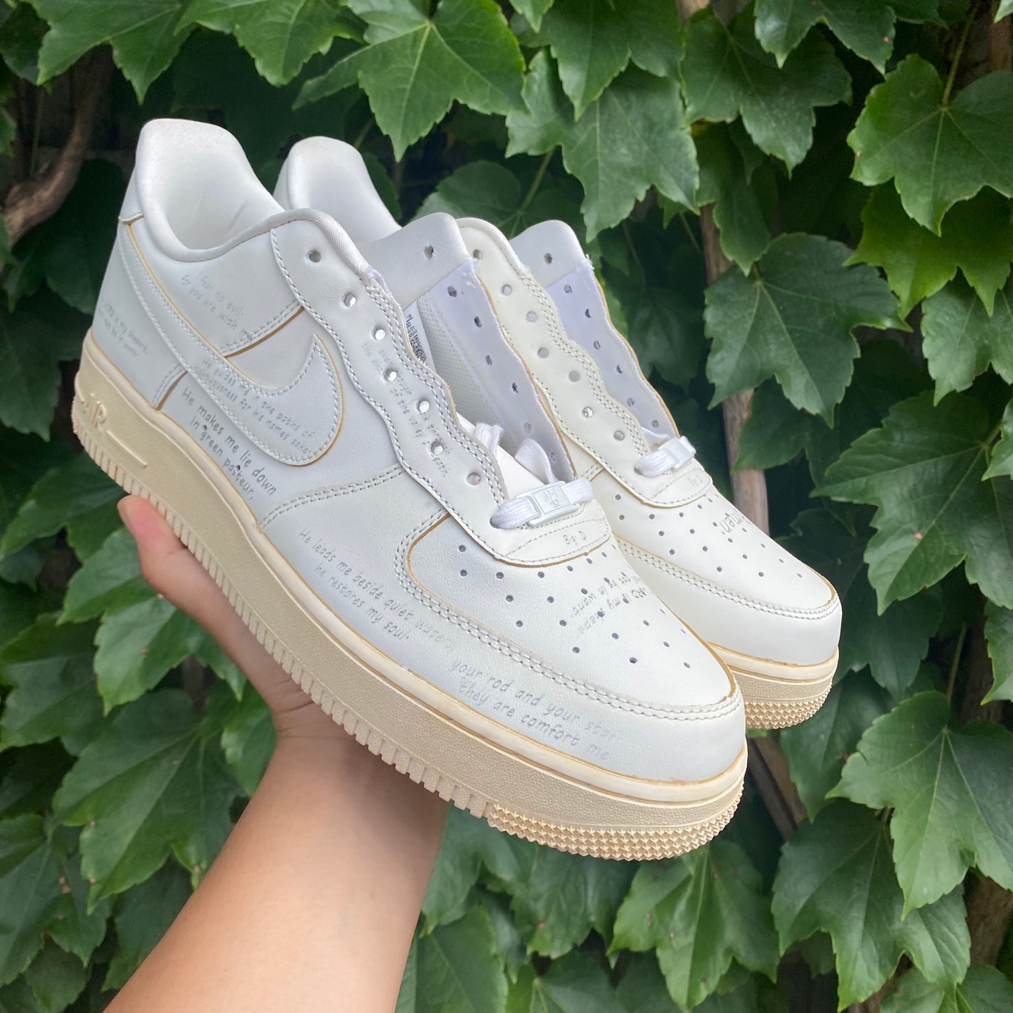 Nike Air Force 1 '07 LV8 Timeless Classic 착용 스타일 - 1