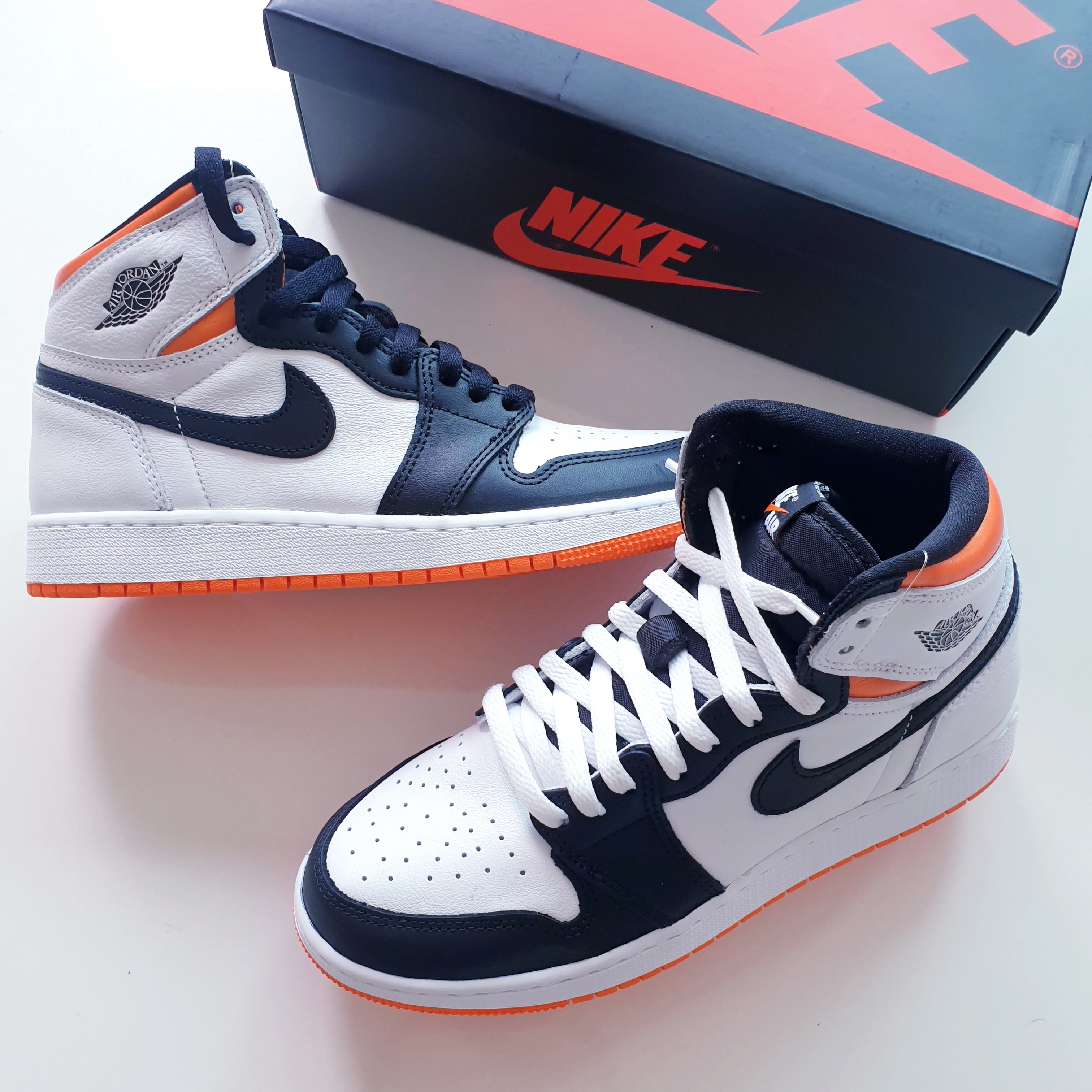 (GS) Jordan 1 Retro High OG Electro Orange 착용 스타일