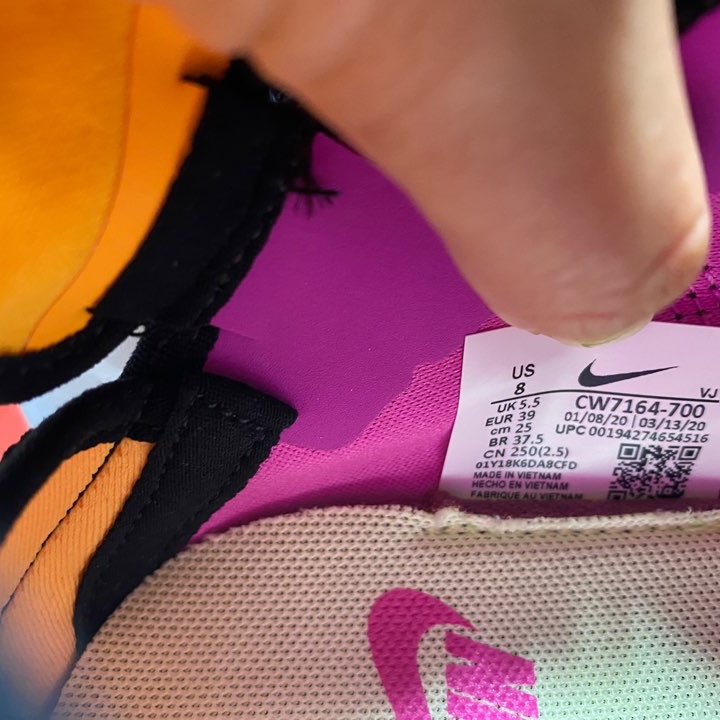 (W) Nike Aqua Rift Volt Fuchsia 착용 스타일 - 5
