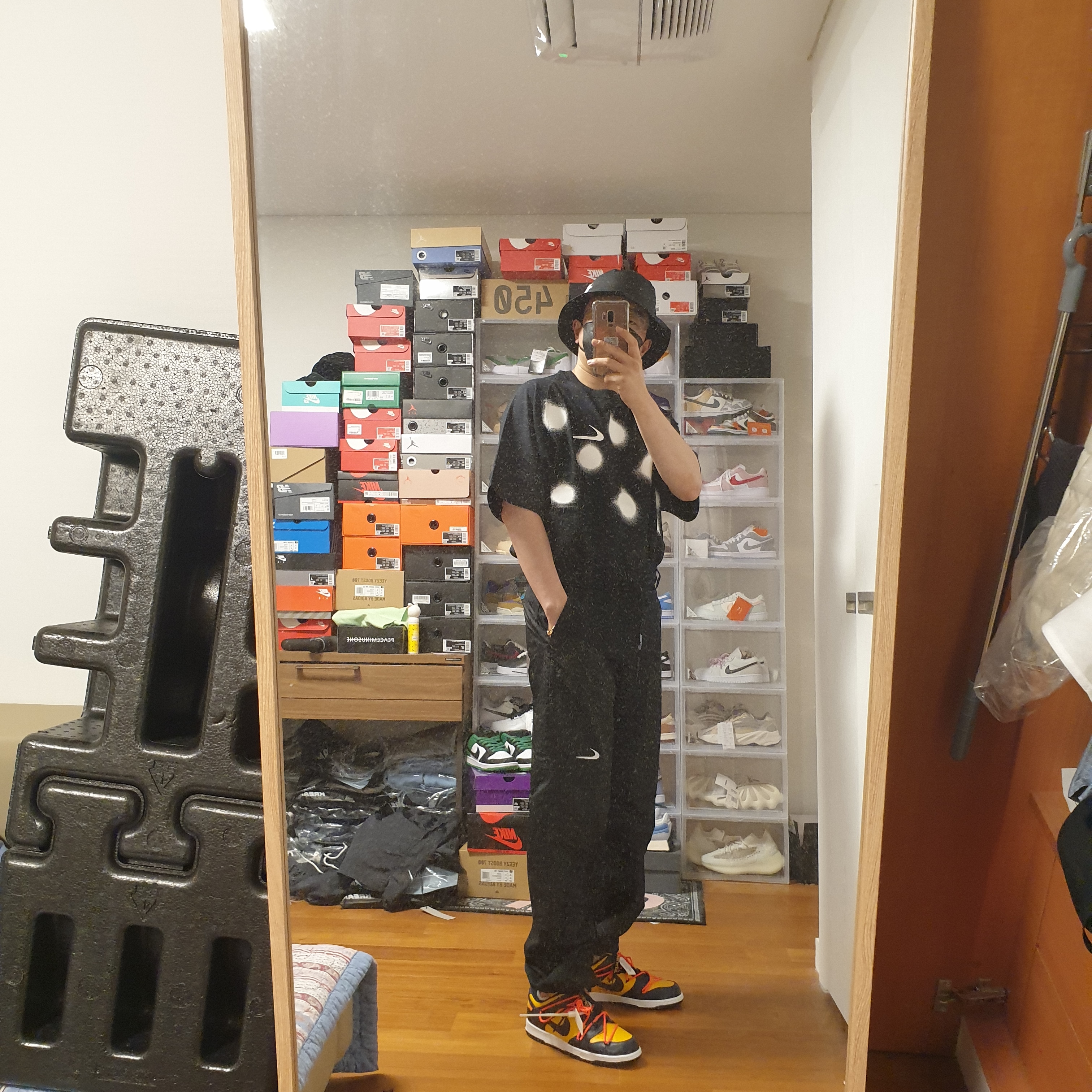Nike x Off-White NRG Short Sleeve T-Shirt Black, Nike x Off-White NRG Pants Black 착용 스타일 - 5