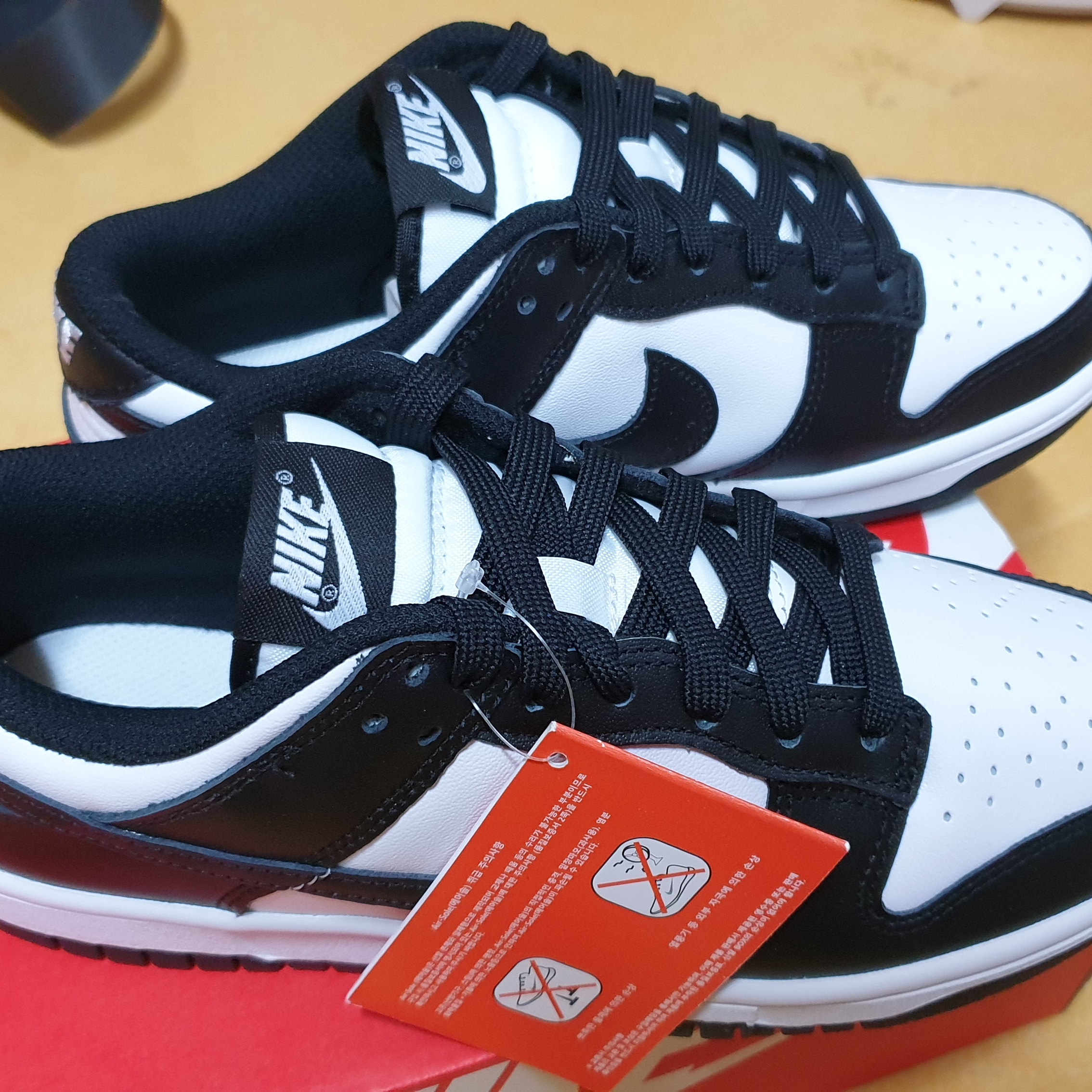 (W) Nike Dunk Low Black 착용 스타일 - 3