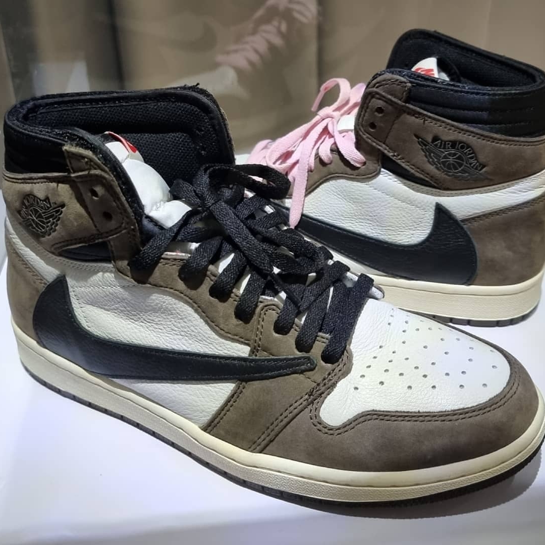 Jordan 1 x Travis Scott Retro High OG SP Mocha 착용 스타일