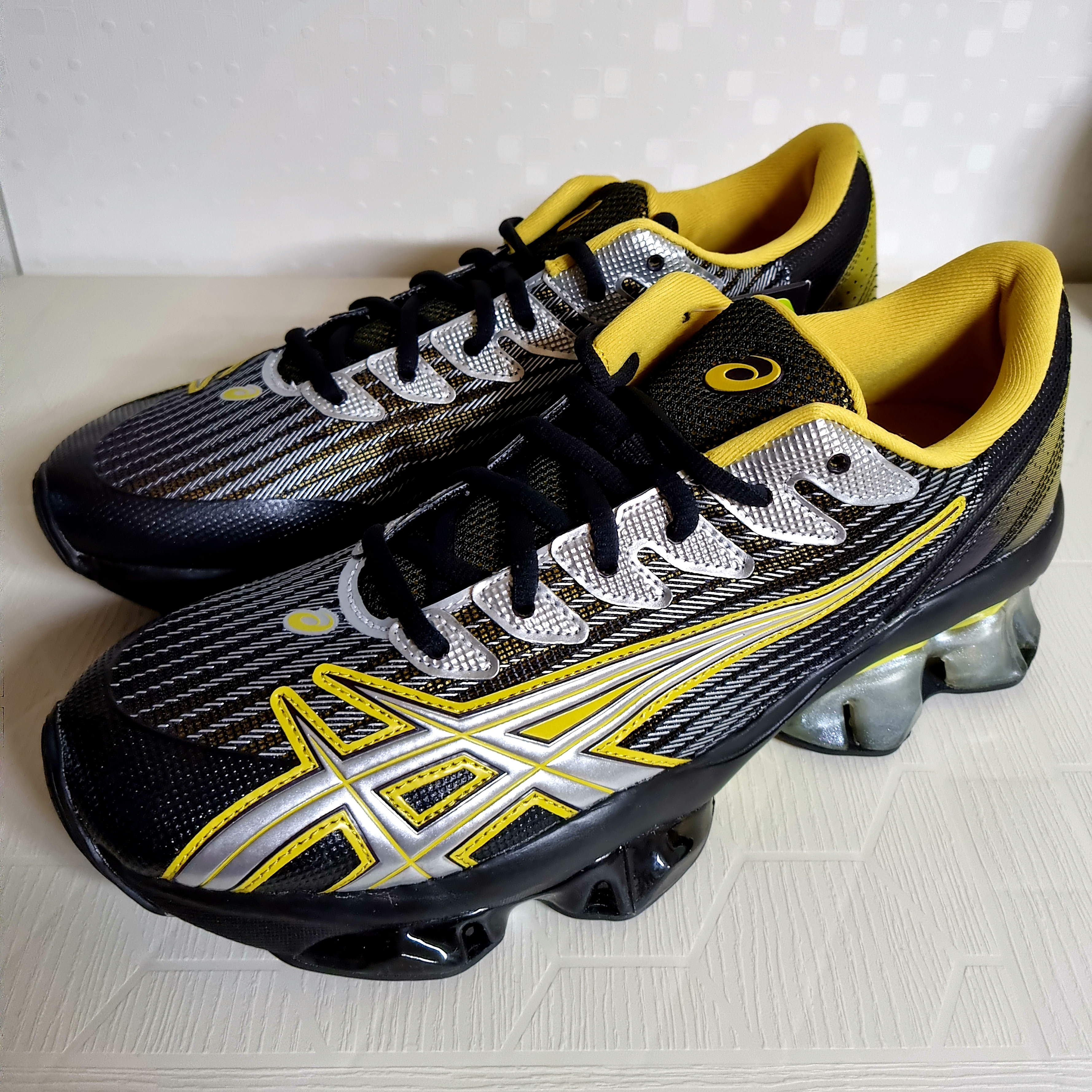 Asics x Kiko Kostadinov Gel-Quantum Levitrack Meteorite 착용 스타일