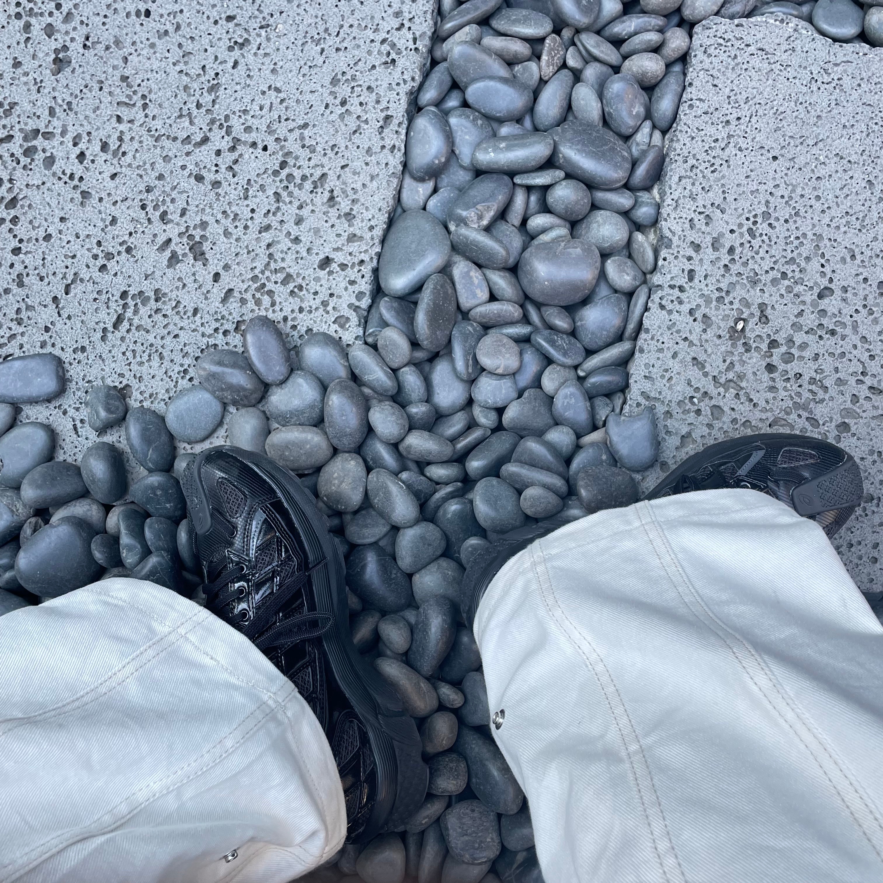 Asics x Kiko Kostadinov Gel-Kiril Black, Stussy x Takahiromiyashita The Soloist 40 WT T-Shirt 착용 스타일 - 2