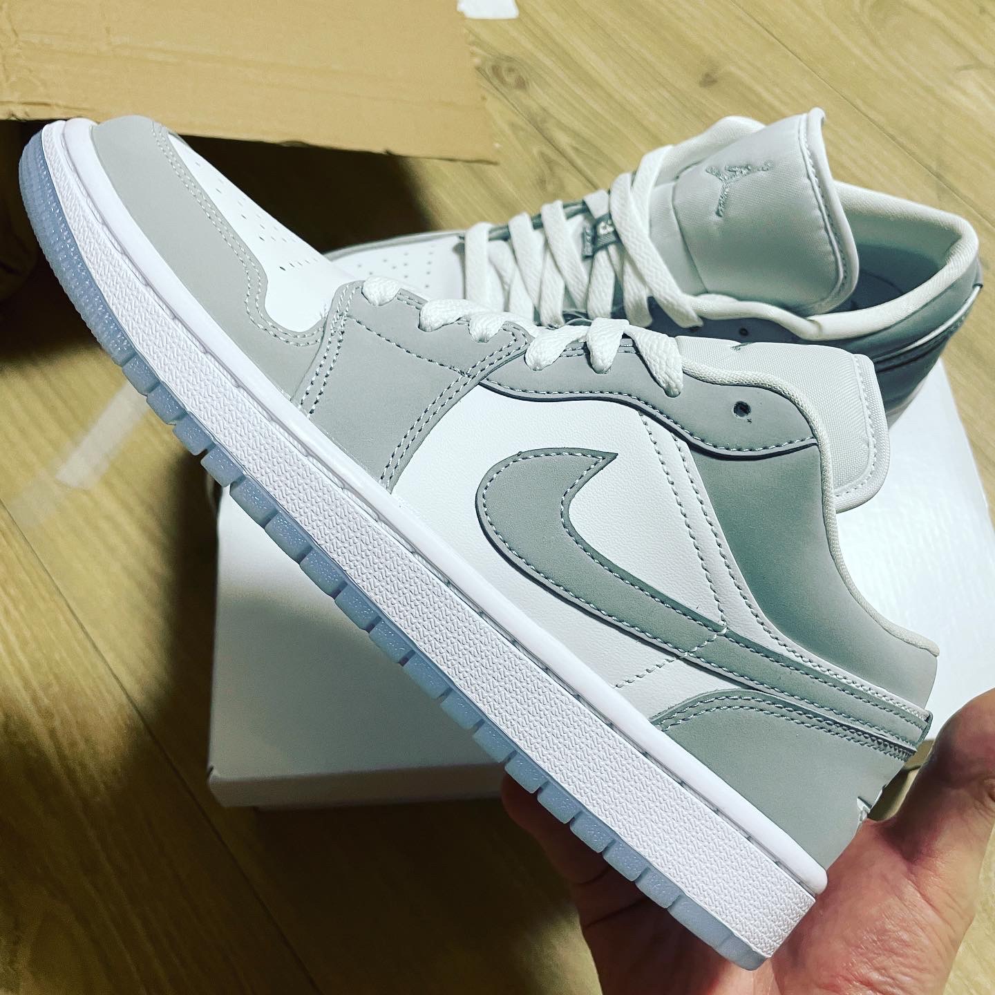 (W) Jordan 1 Low White Wolf Grey 착용 스타일 - 2