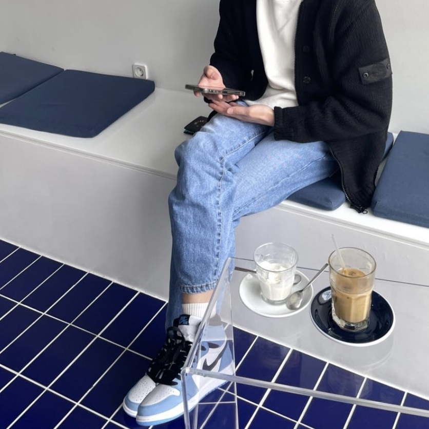 Jordan 1 Retro High OG University Blue 착용 스타일