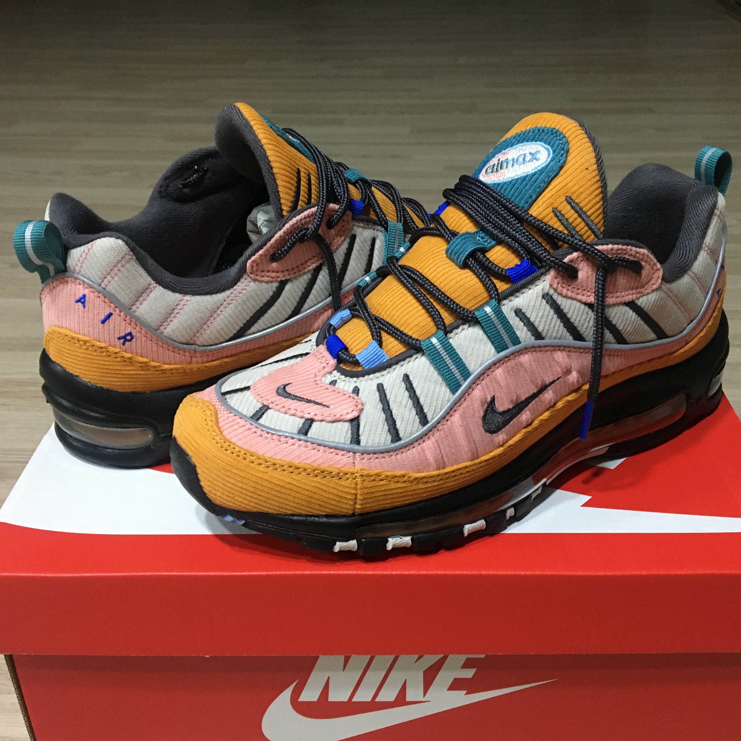 Nike Air Max 98 Corduory Amber Rise 착용 스타일 - 1