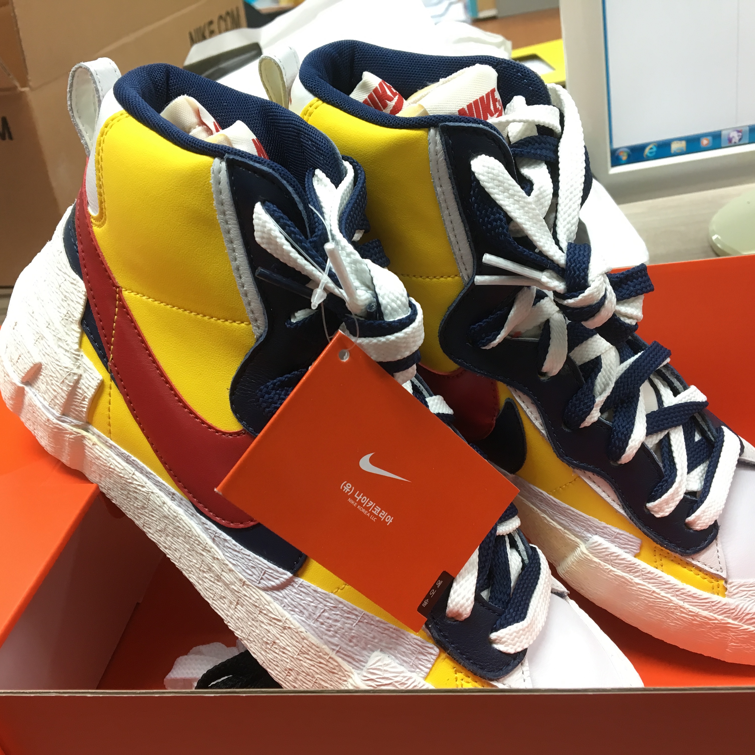 Nike x Sacai Blazer Mid Snow Beach 착용 스타일 - 4