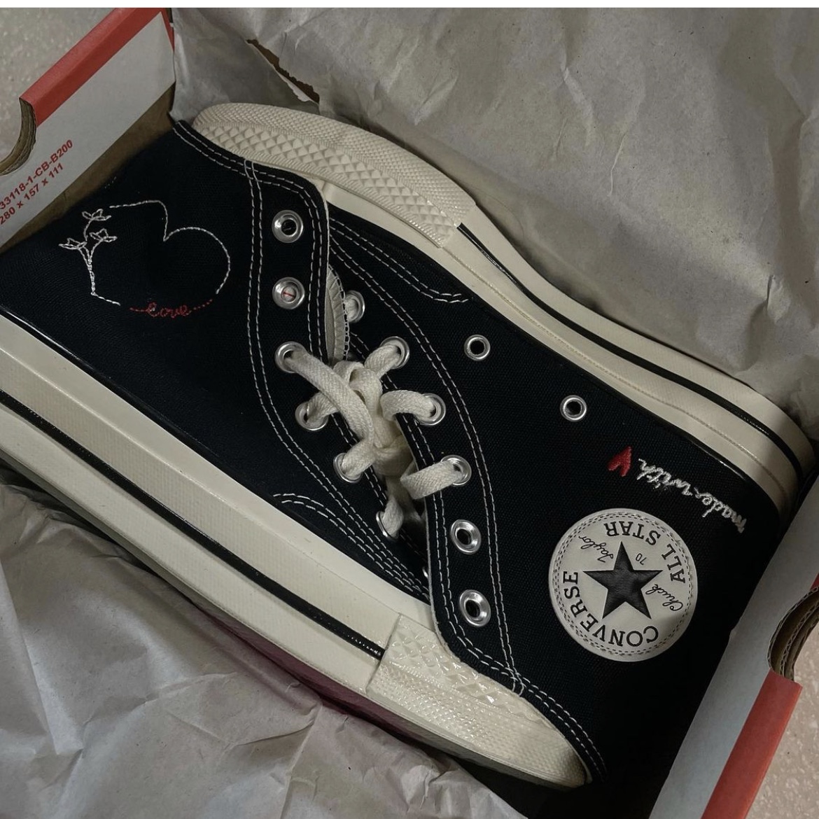 Converse Chuck 70 High Valentine Day Black 착용 스타일 - 1