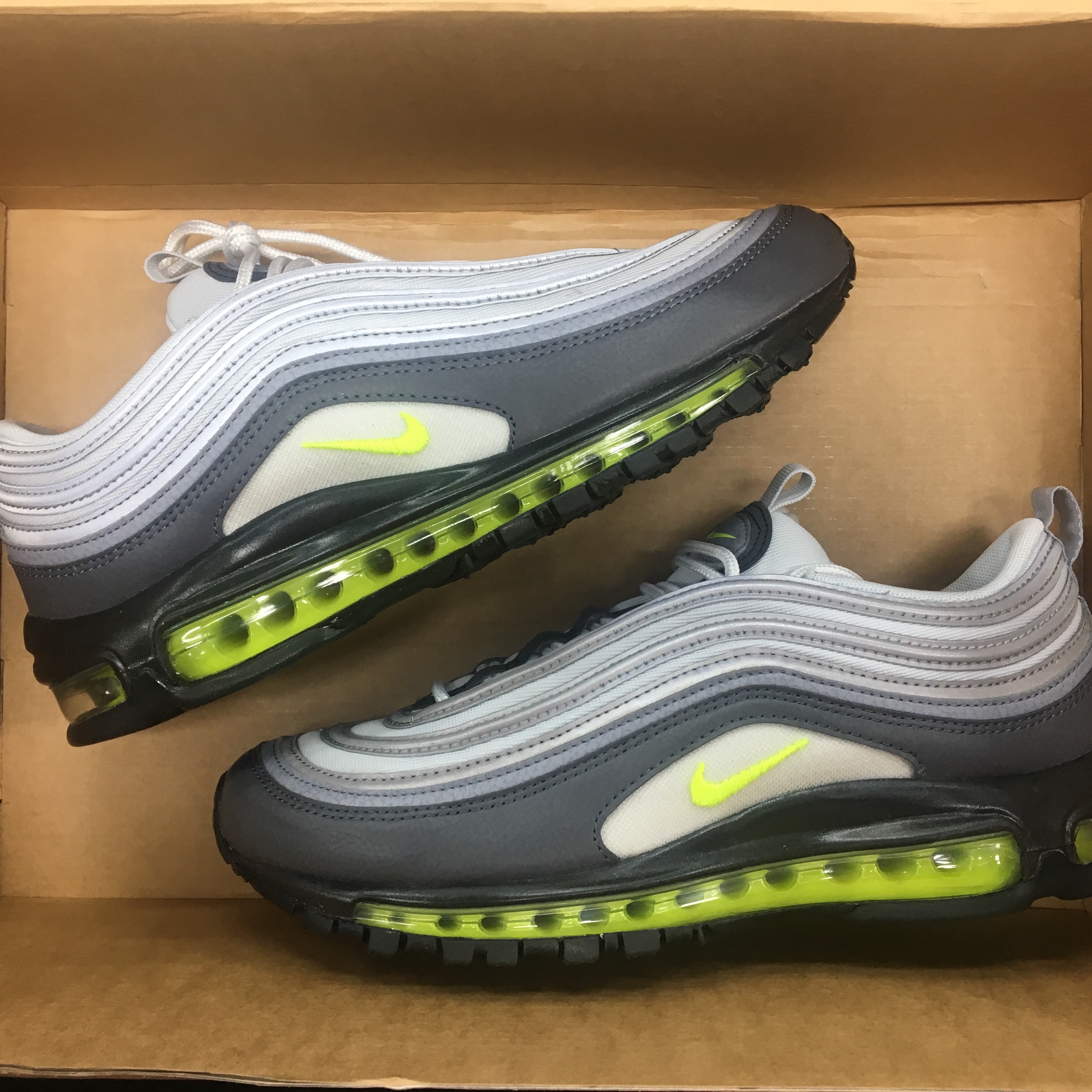 Nike Air Max 97 Triple White Wolf Grey 착용 스타일 - 1