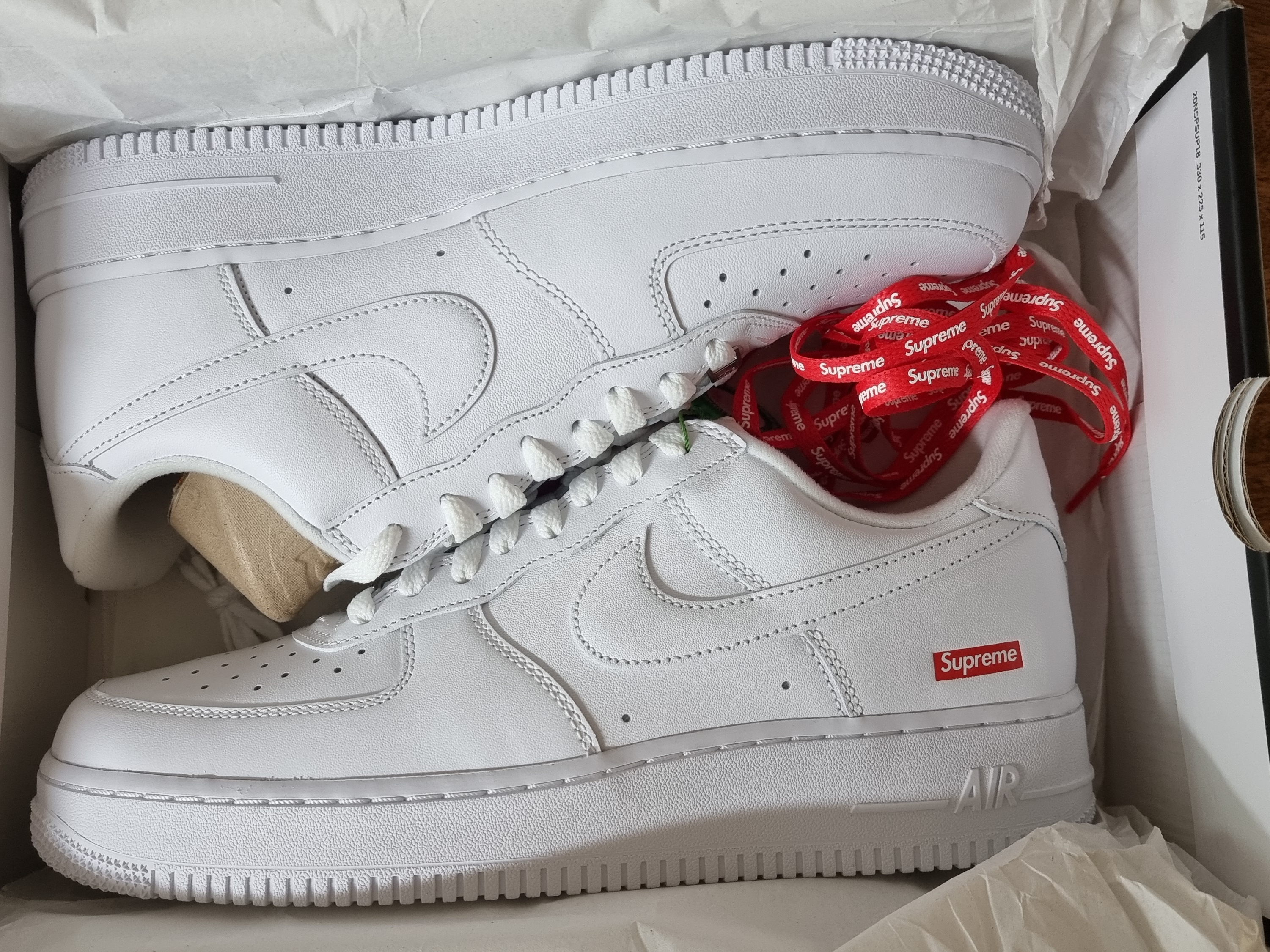 Nike x Supreme Air Force 1 Low White 착용 스타일