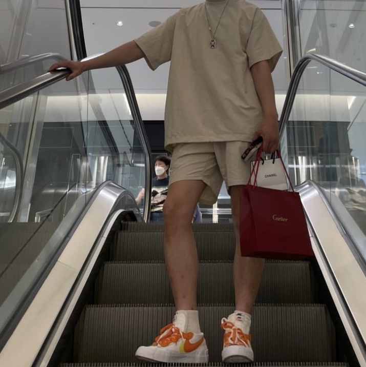 Nike x Sacai Blazer Low Magma Orange 착용 스타일
