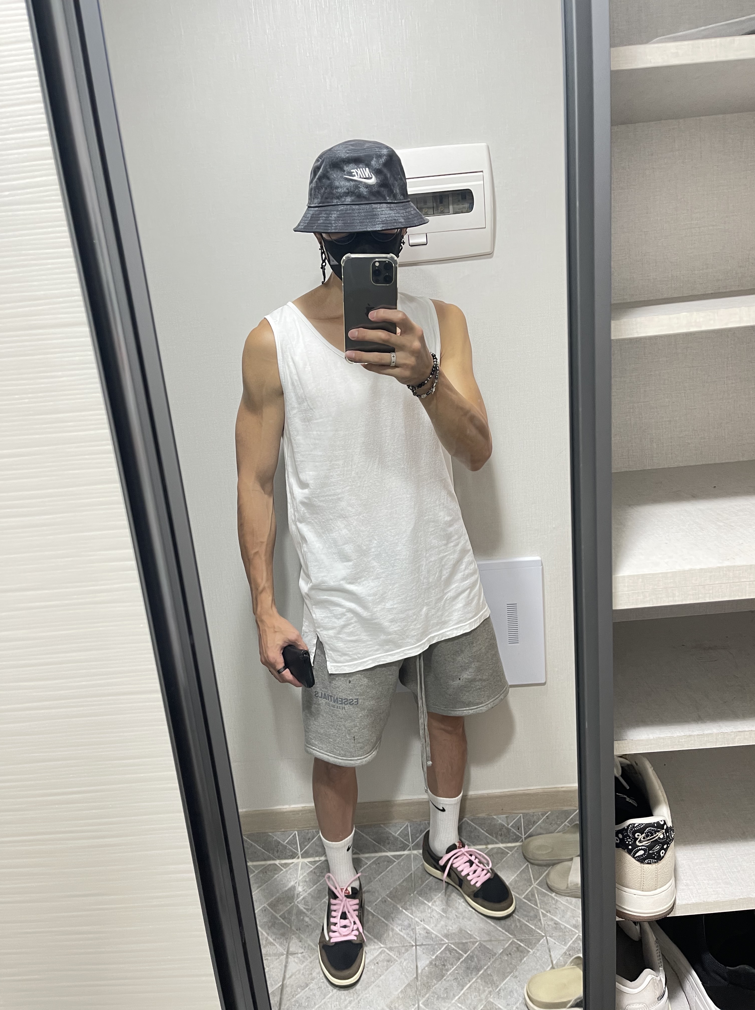 Jordan 1 x Travis Scott Retro Low OG SP Mocha 착용 스타일
