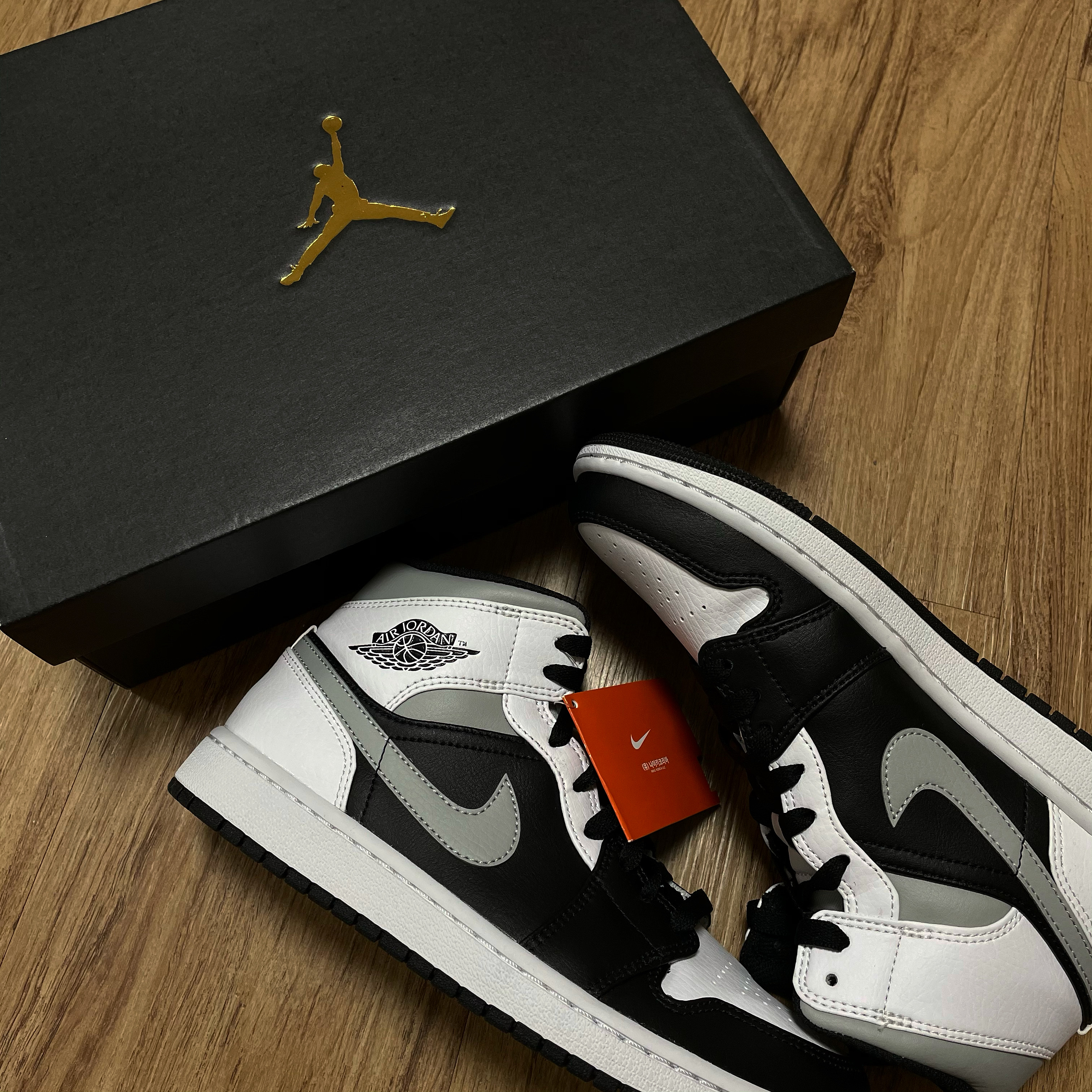 Jordan 1 Mid White Shadow 착용 스타일 - 2