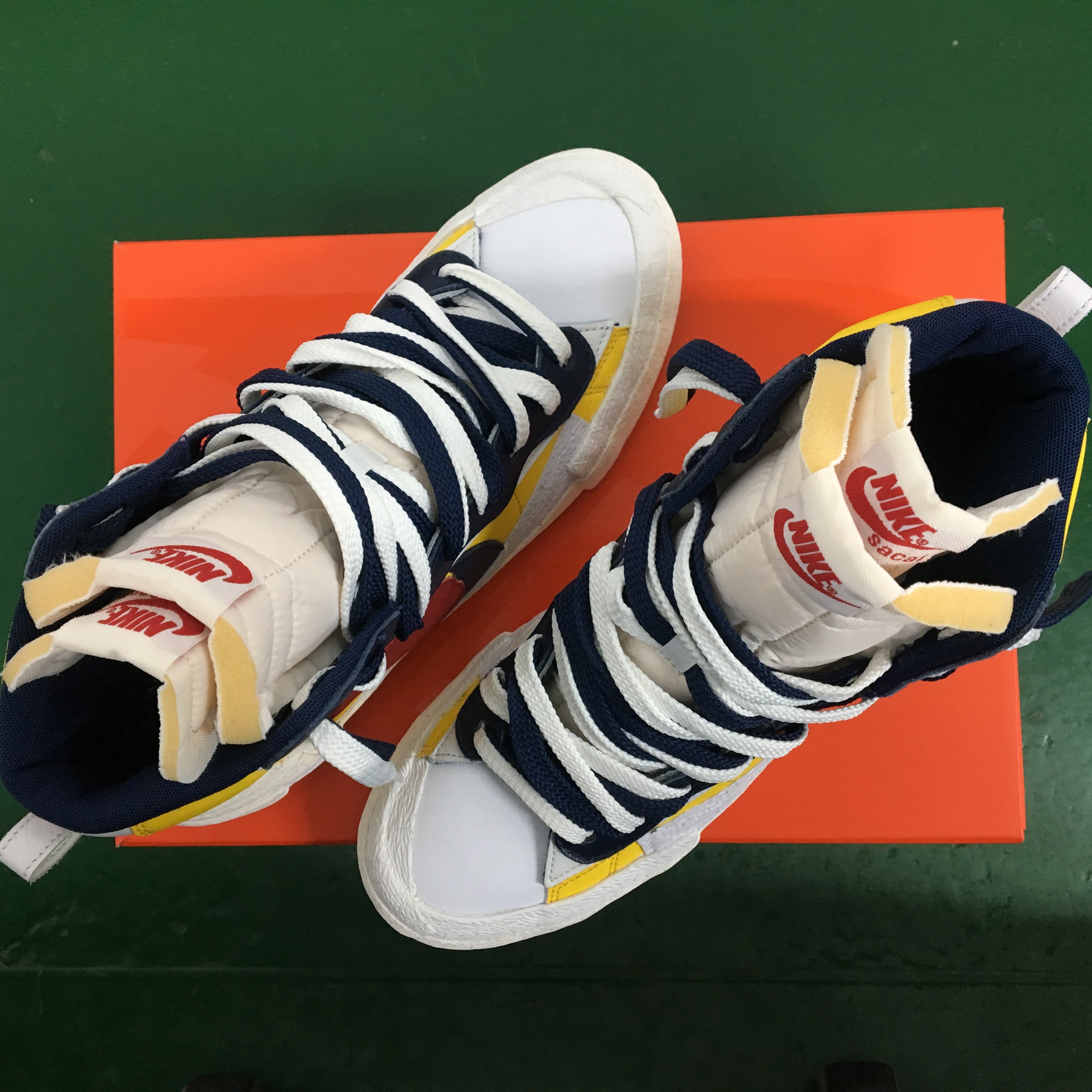 Nike x Sacai Blazer Mid Snow Beach 착용 스타일 - 2