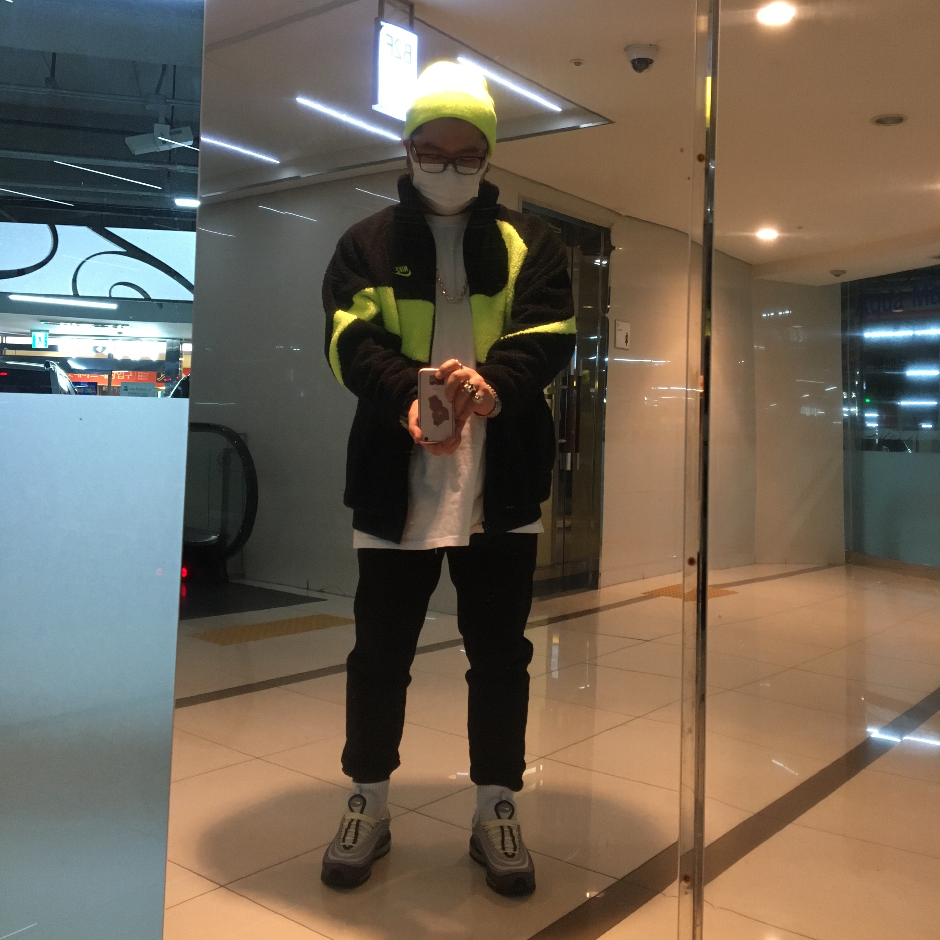Nike Big Swoosh Full Zip Jacket Black Volt, (W) Nike Air Max 97 Summit White 착용 스타일