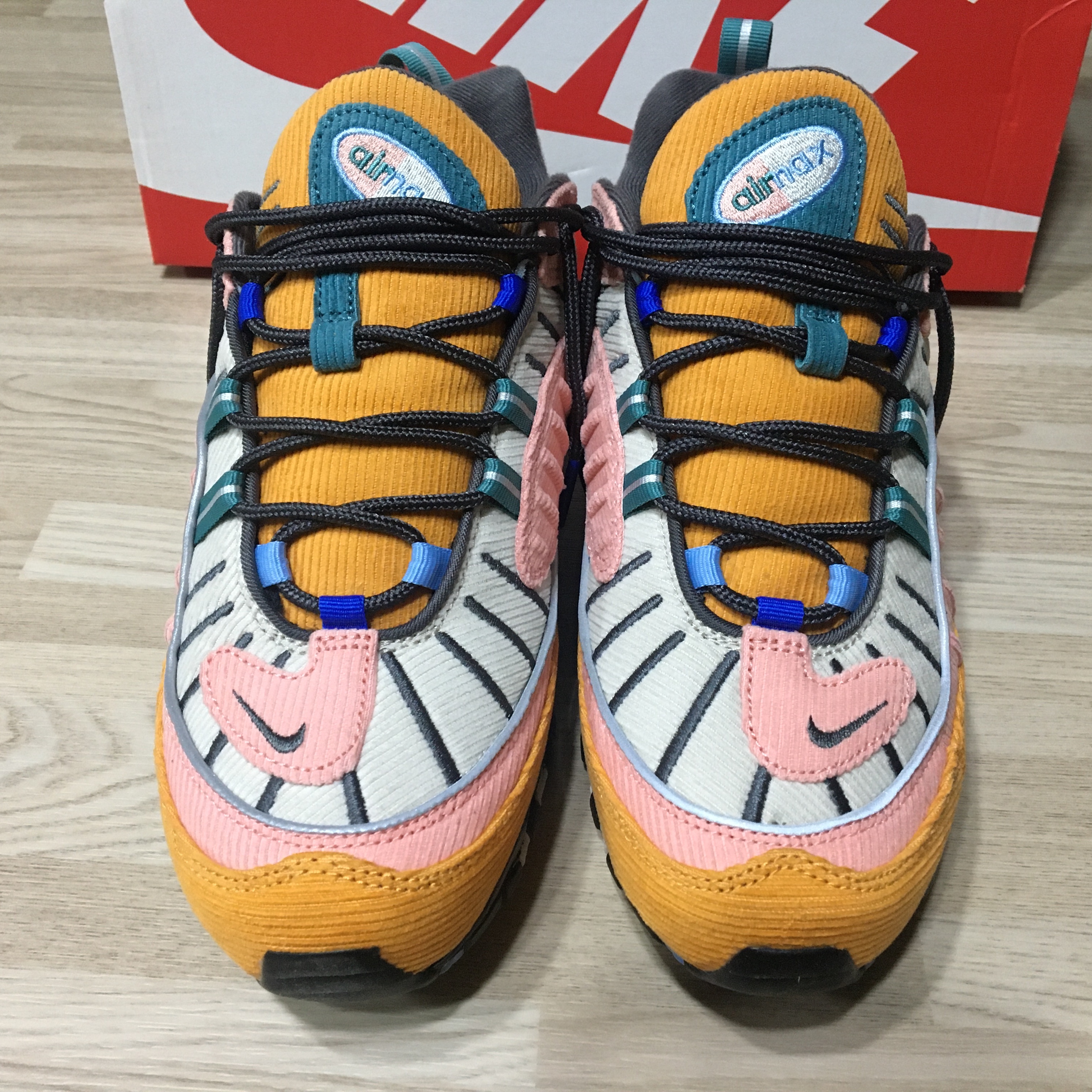 Nike Air Max 98 Corduory Amber Rise 착용 스타일 - 4