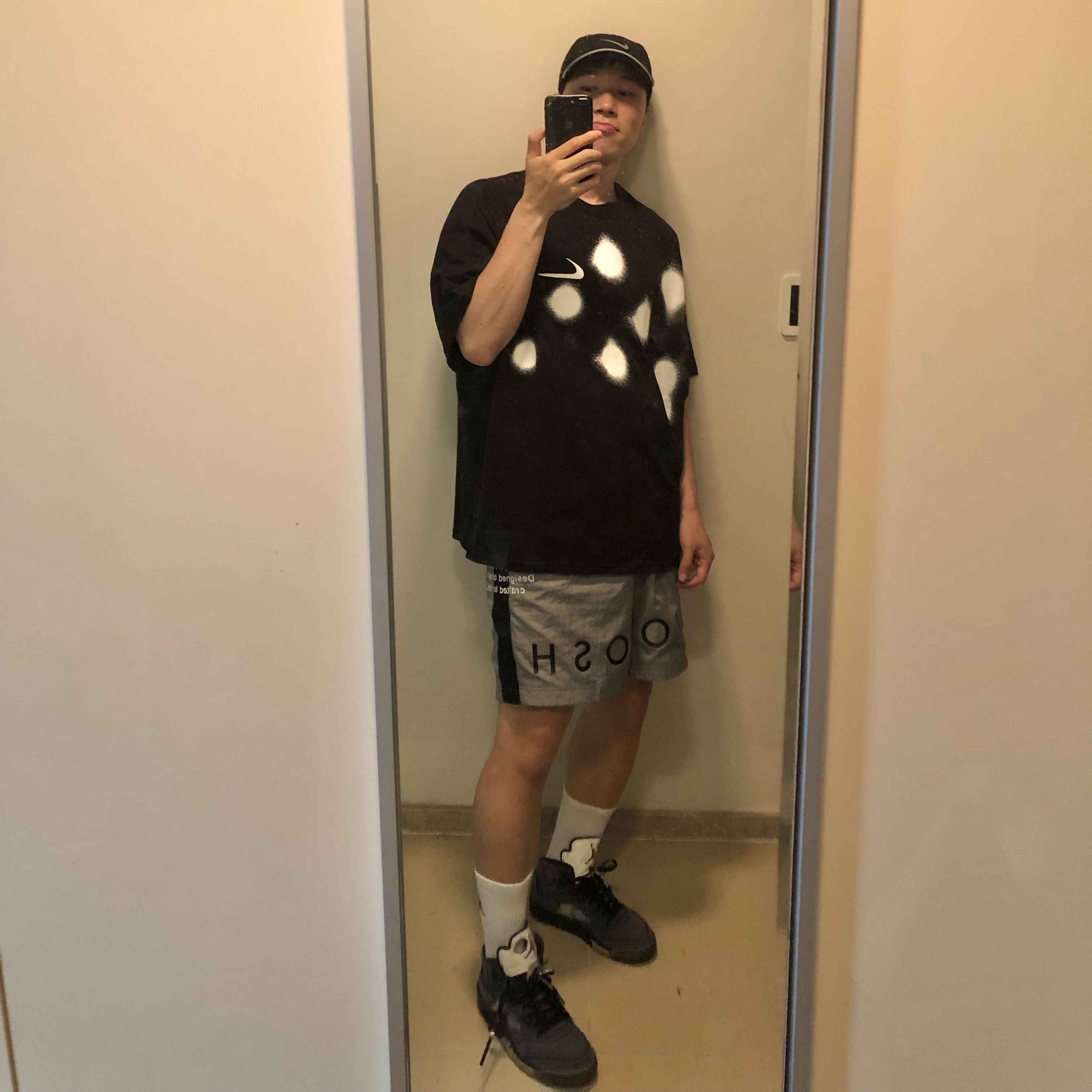 Nike x Off-White NRG Short Sleeve T-Shirt Black, Jordan 5 x Off-White Retro SP Black Muslin 착용 스타일