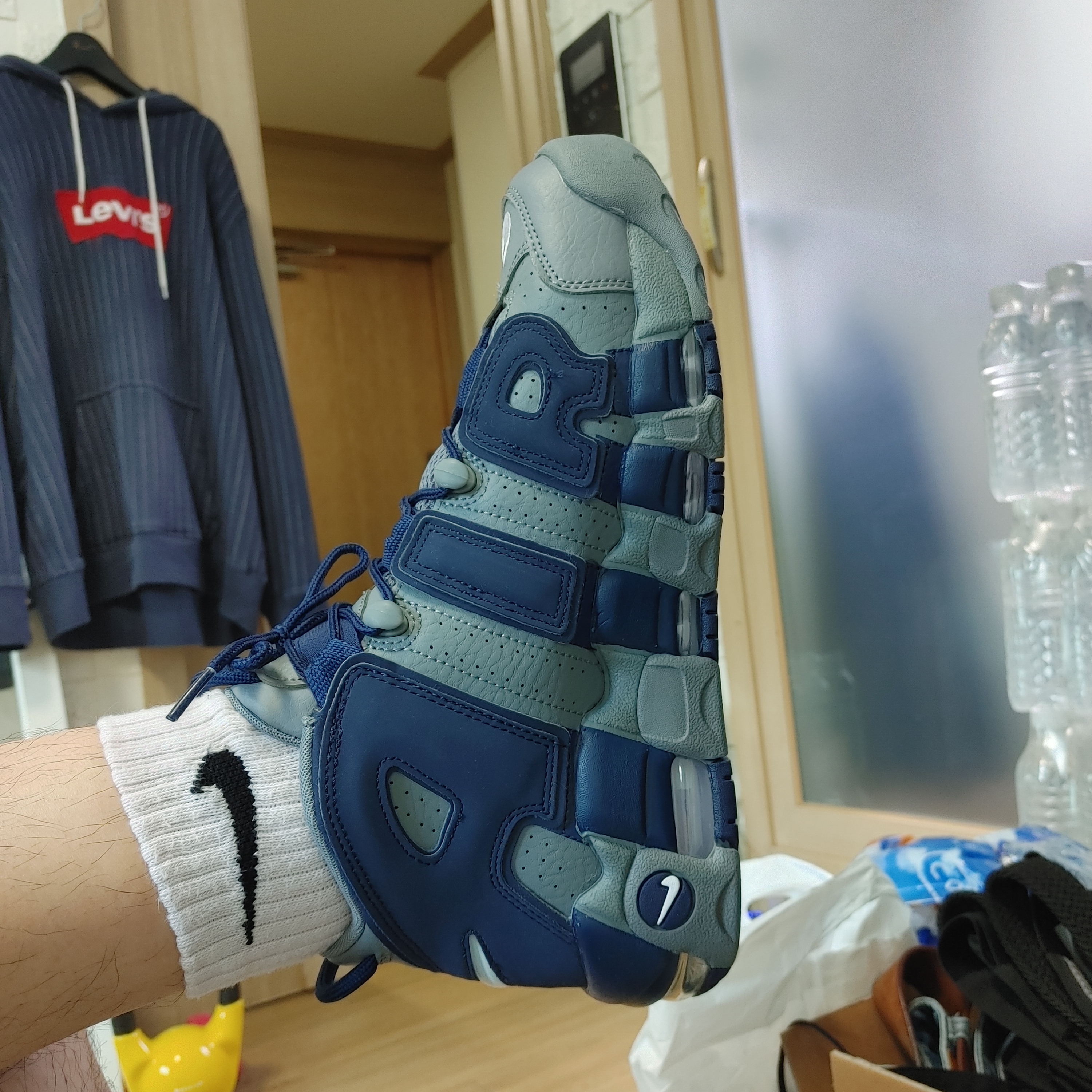 Nike Air More Uptempo 96 Loud and Clear 2021 착용 스타일 - 1