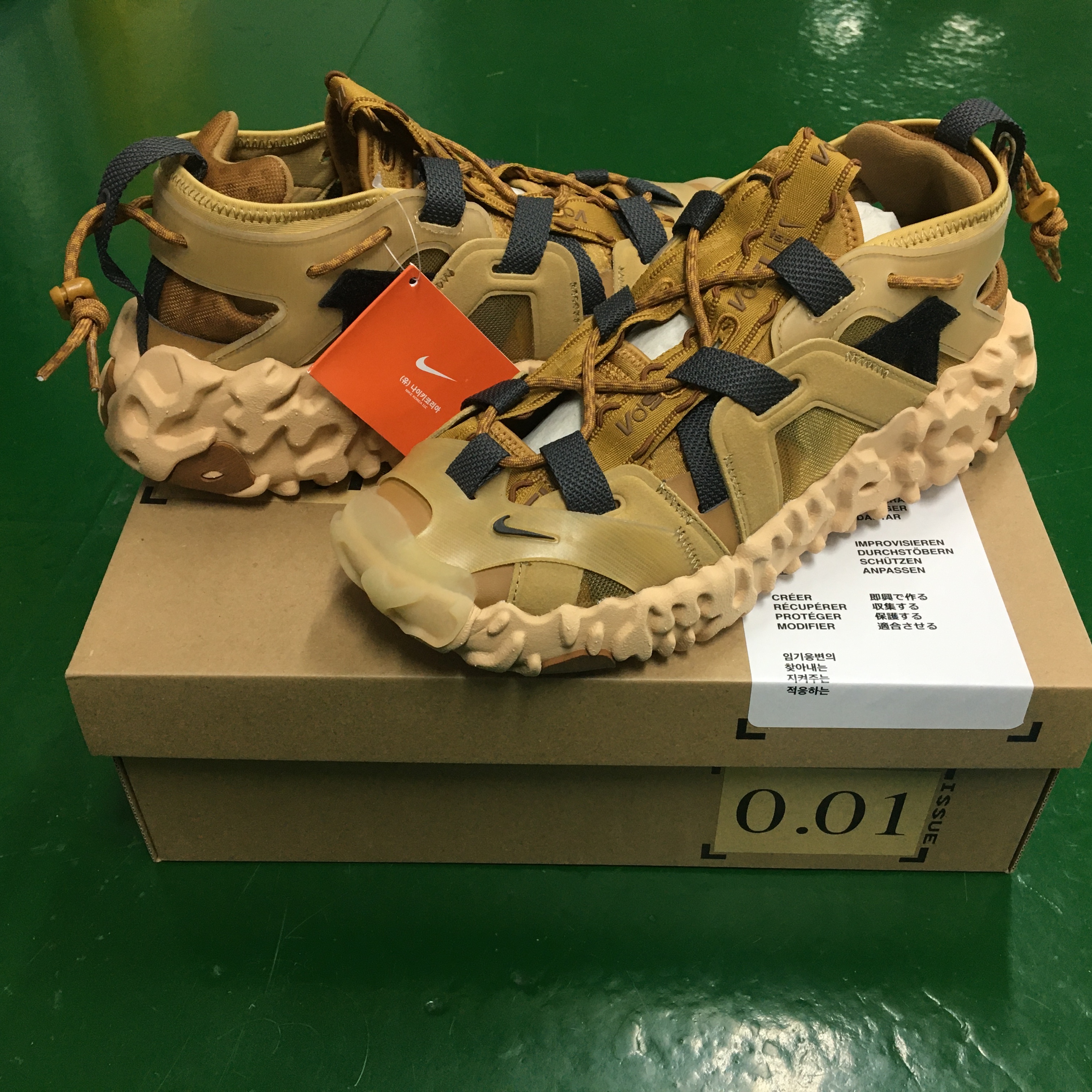 Nike ISPA Overreact Sandal Wheat 착용 스타일 - 1
