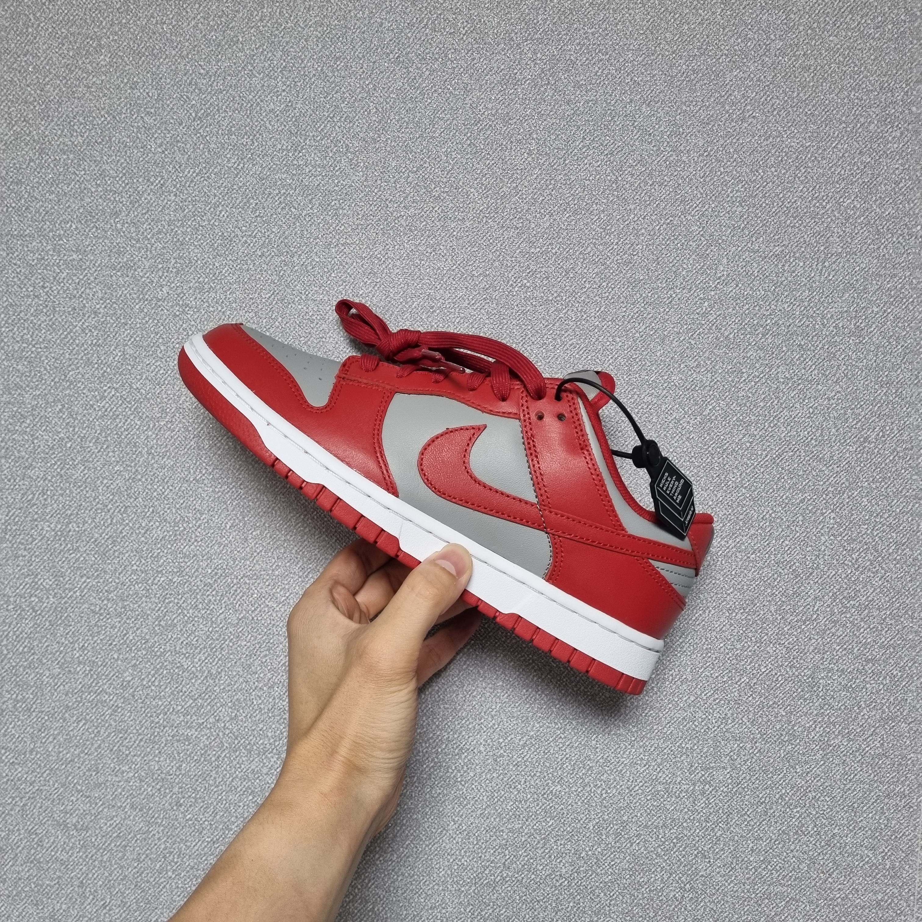 Nike Dunk Low Retro Medium Grey 착용 스타일 - 1