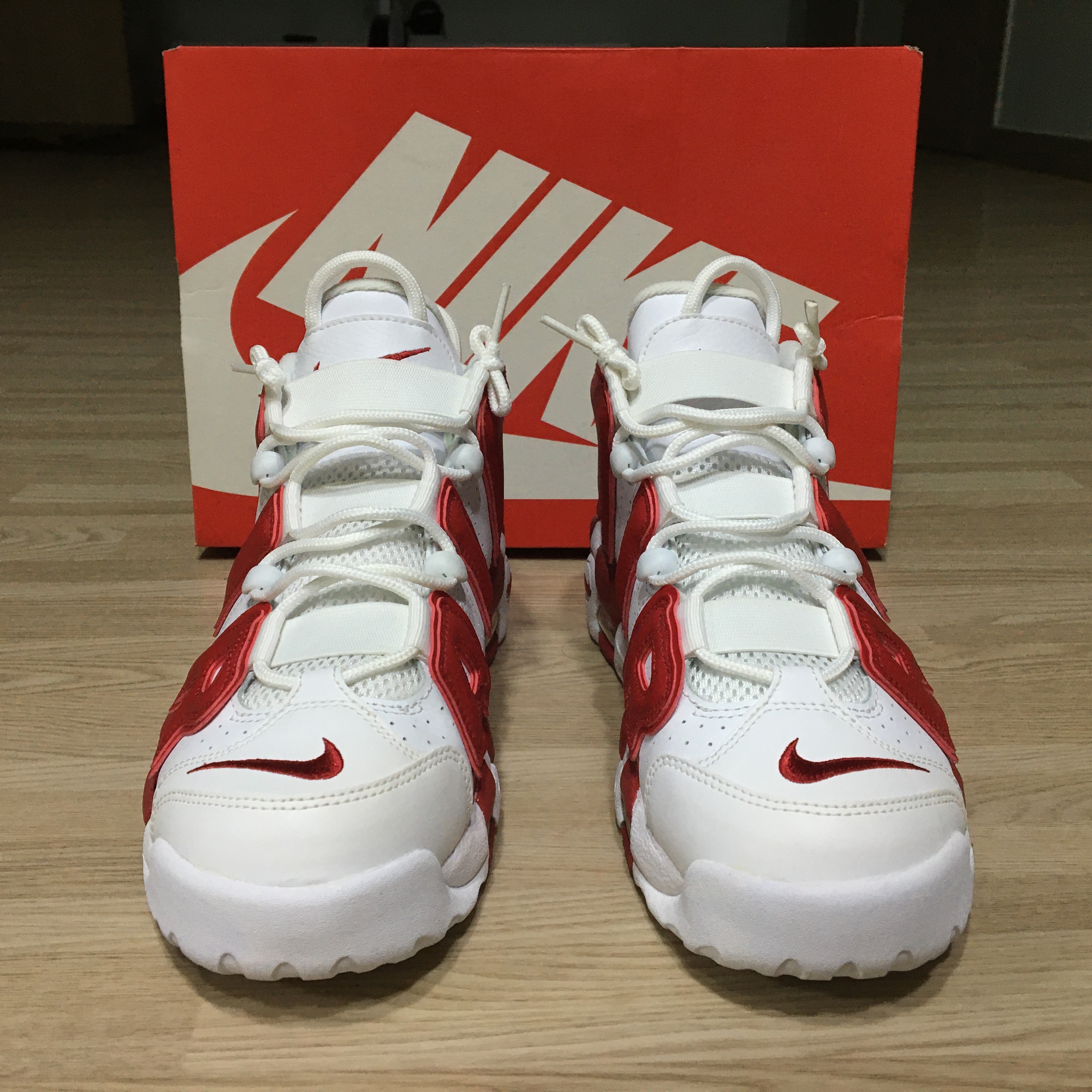 Nike Air More Uptempo Varsity Red 착용 스타일 - 3