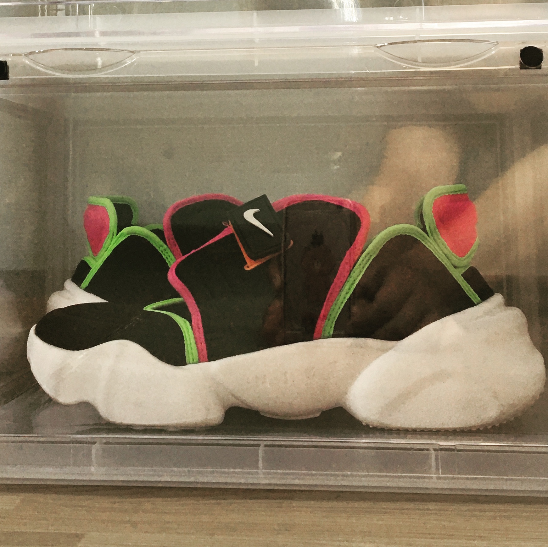 (W) Nike Aqua Rift Black Fire Pink 착용 스타일