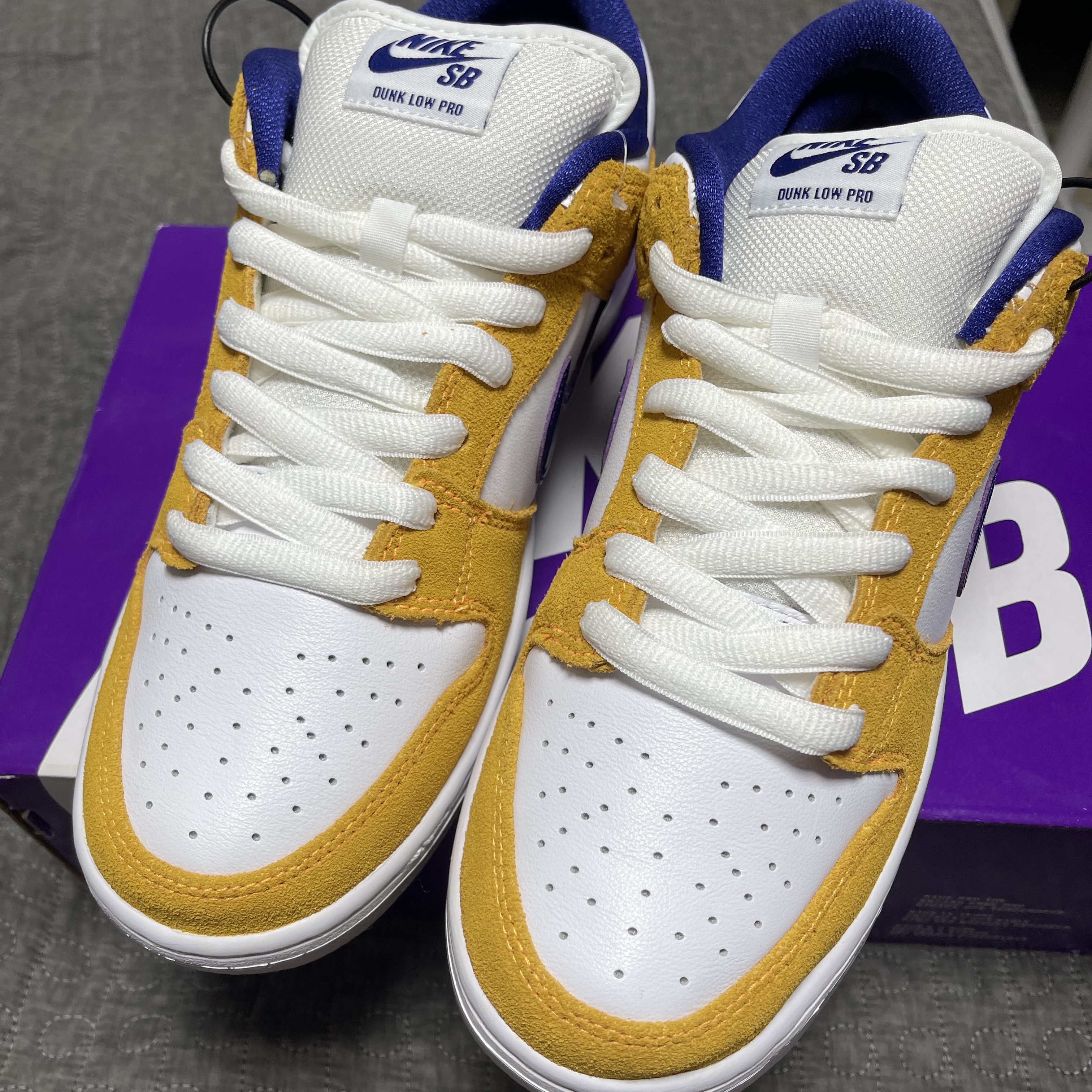 Nike SB Dunk Low Laser Orange 착용 스타일 - 1