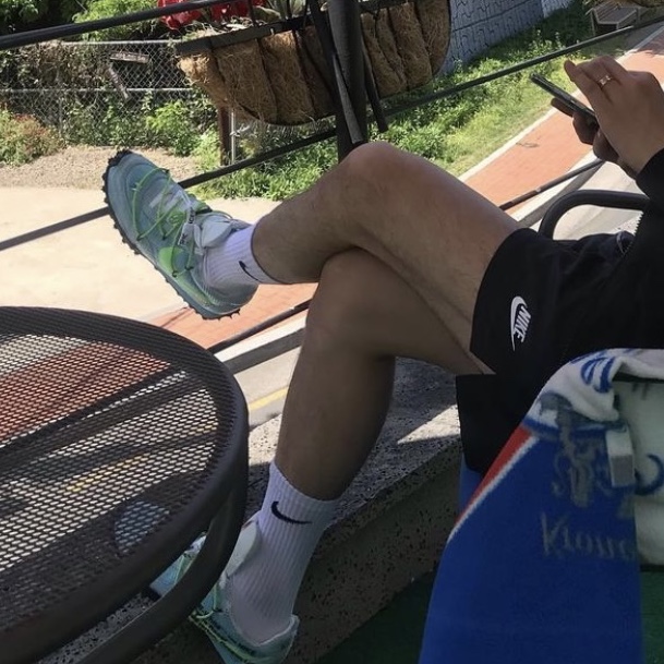 (W) Nike x Off-White Waffle Racer Vivid Sky 착용 스타일