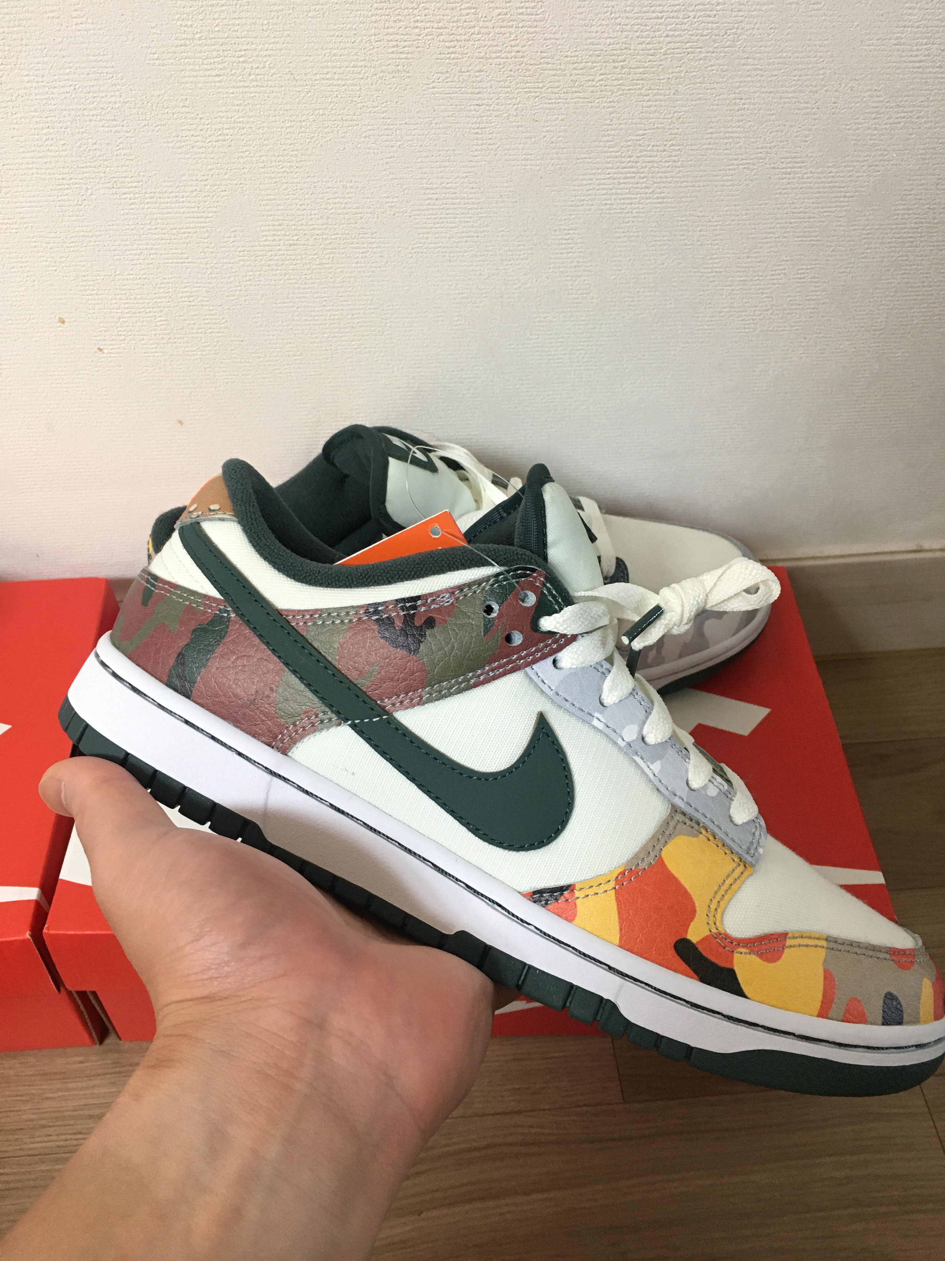 Nike Dunk Low SE Sail Multi Camo, (GS) Nike Dunk Low SE Sail Multi Camo 착용 스타일 - 1